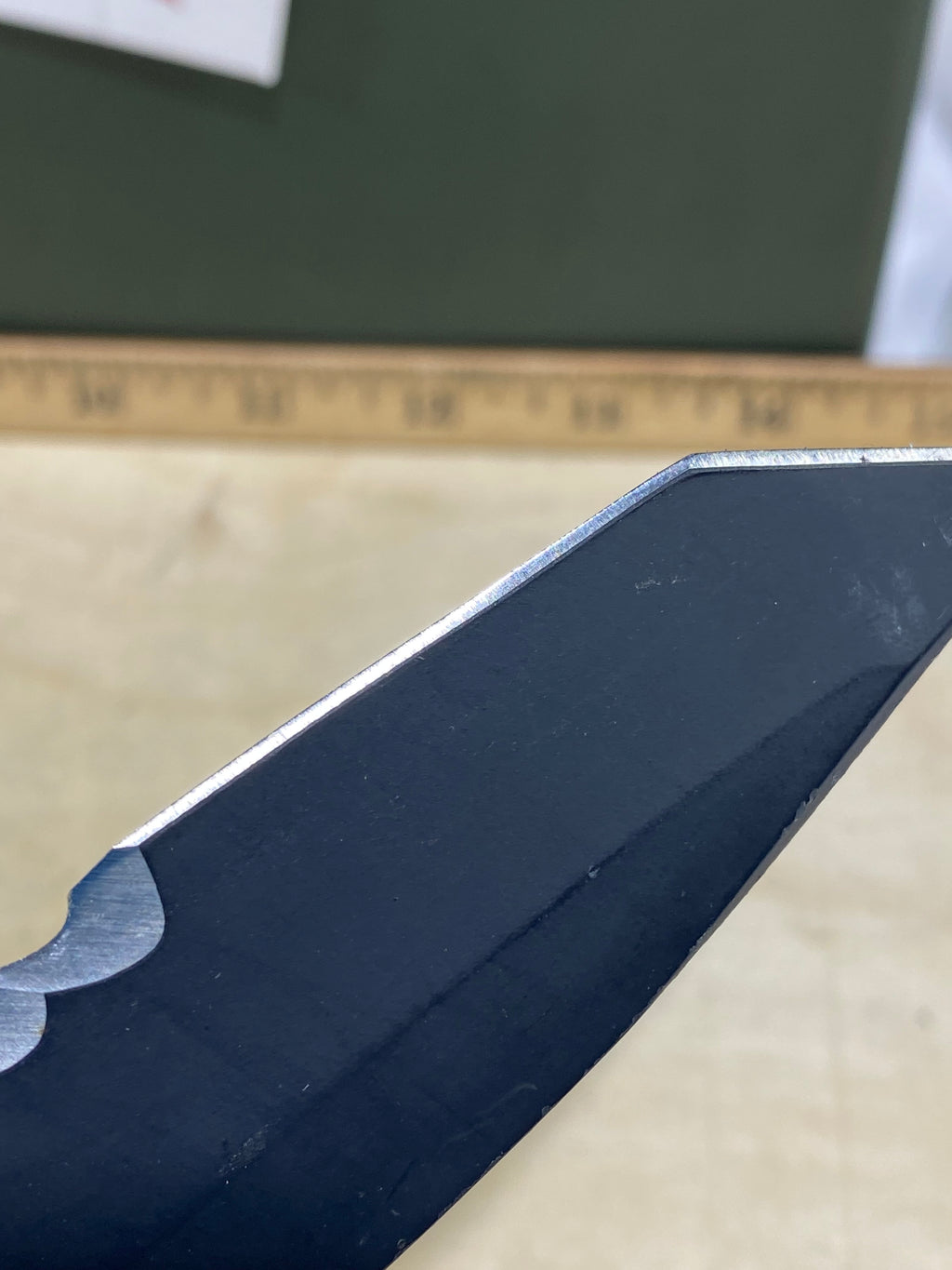 CRKT M16-14SFG #110. Light usage