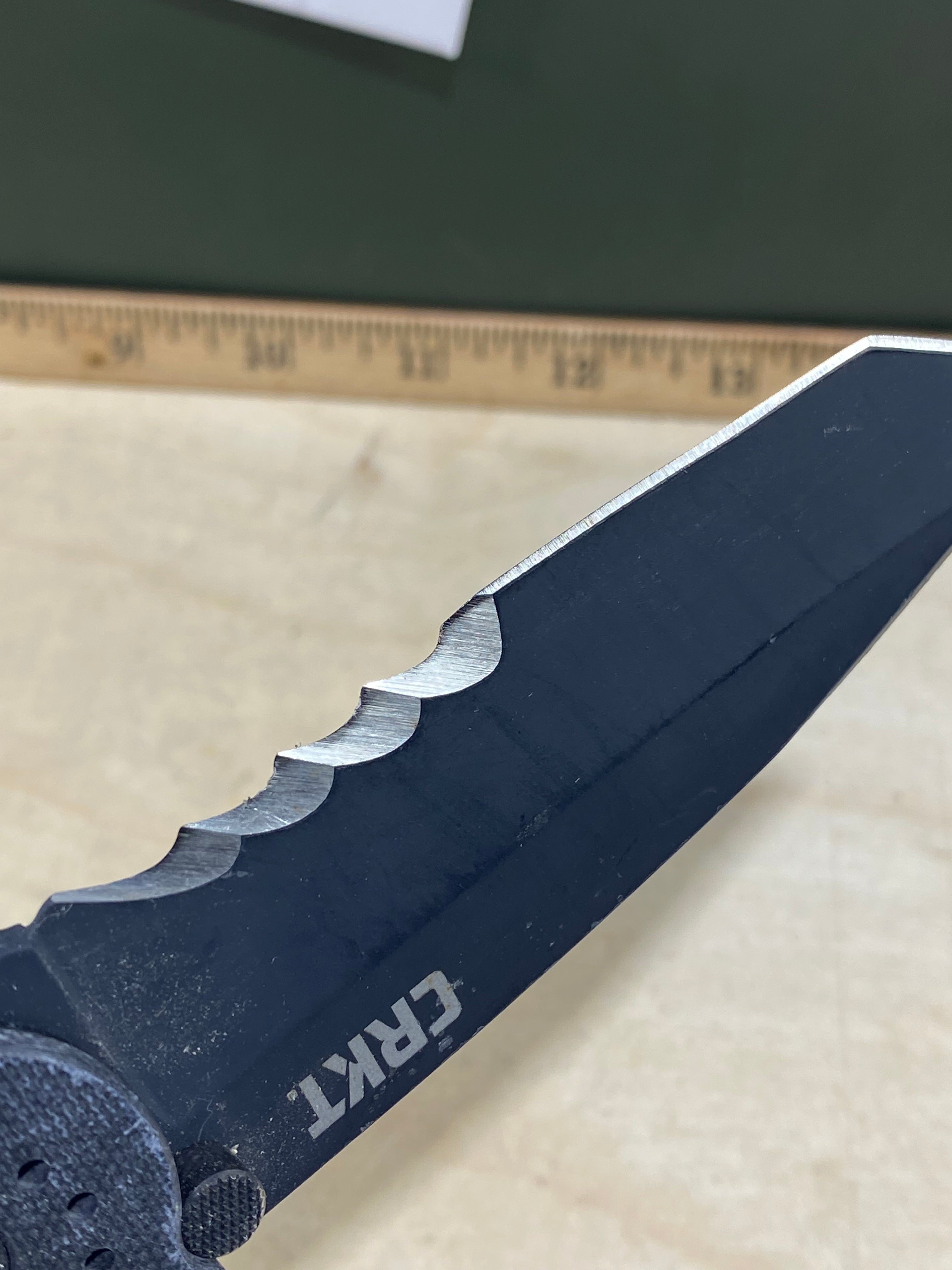 CRKT M16-14SFG #110. Light usage