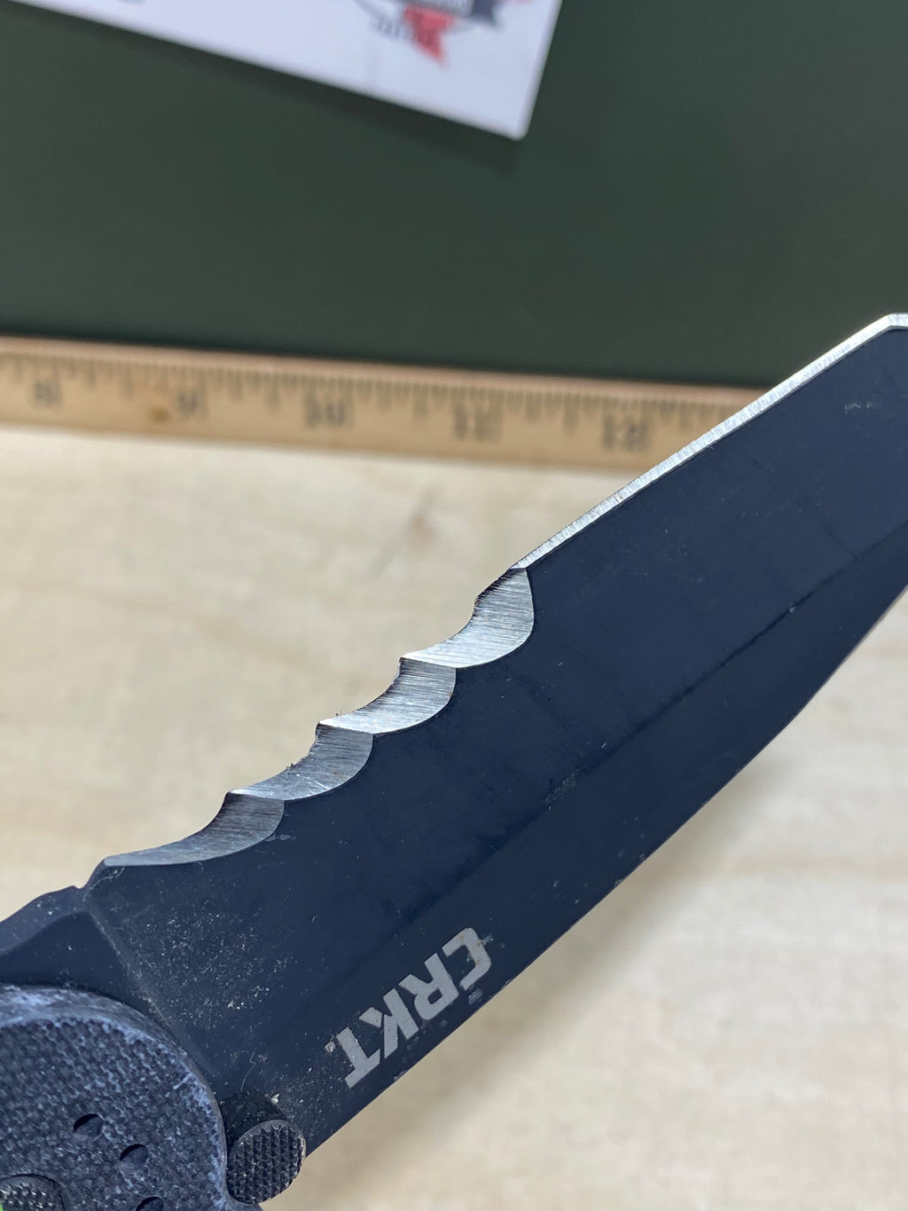 CRKT M16-14SFG #110. Light usage