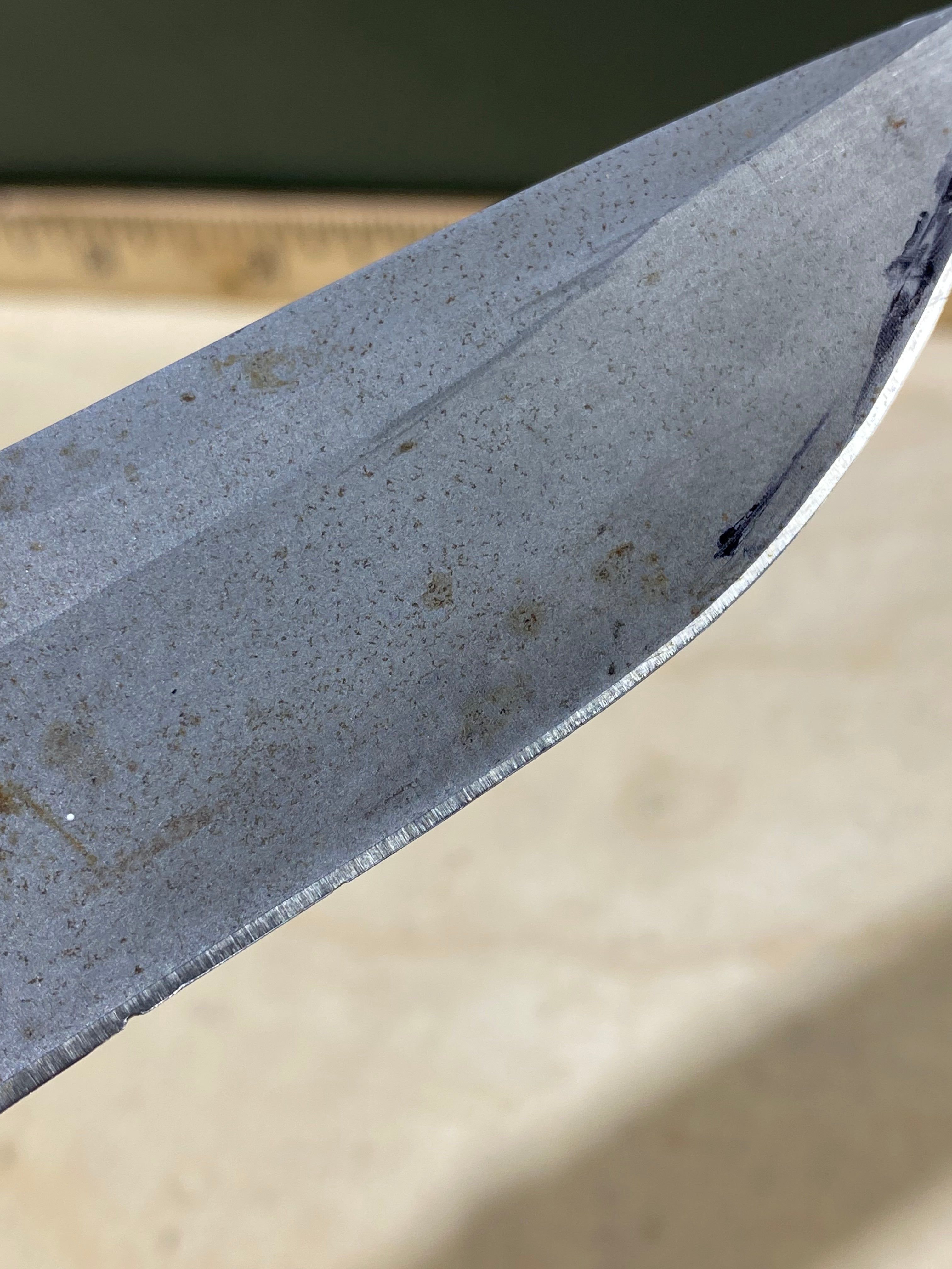 CRKT K480KKP #138. Light usage. Dirty. Resharpened. Chips on blade