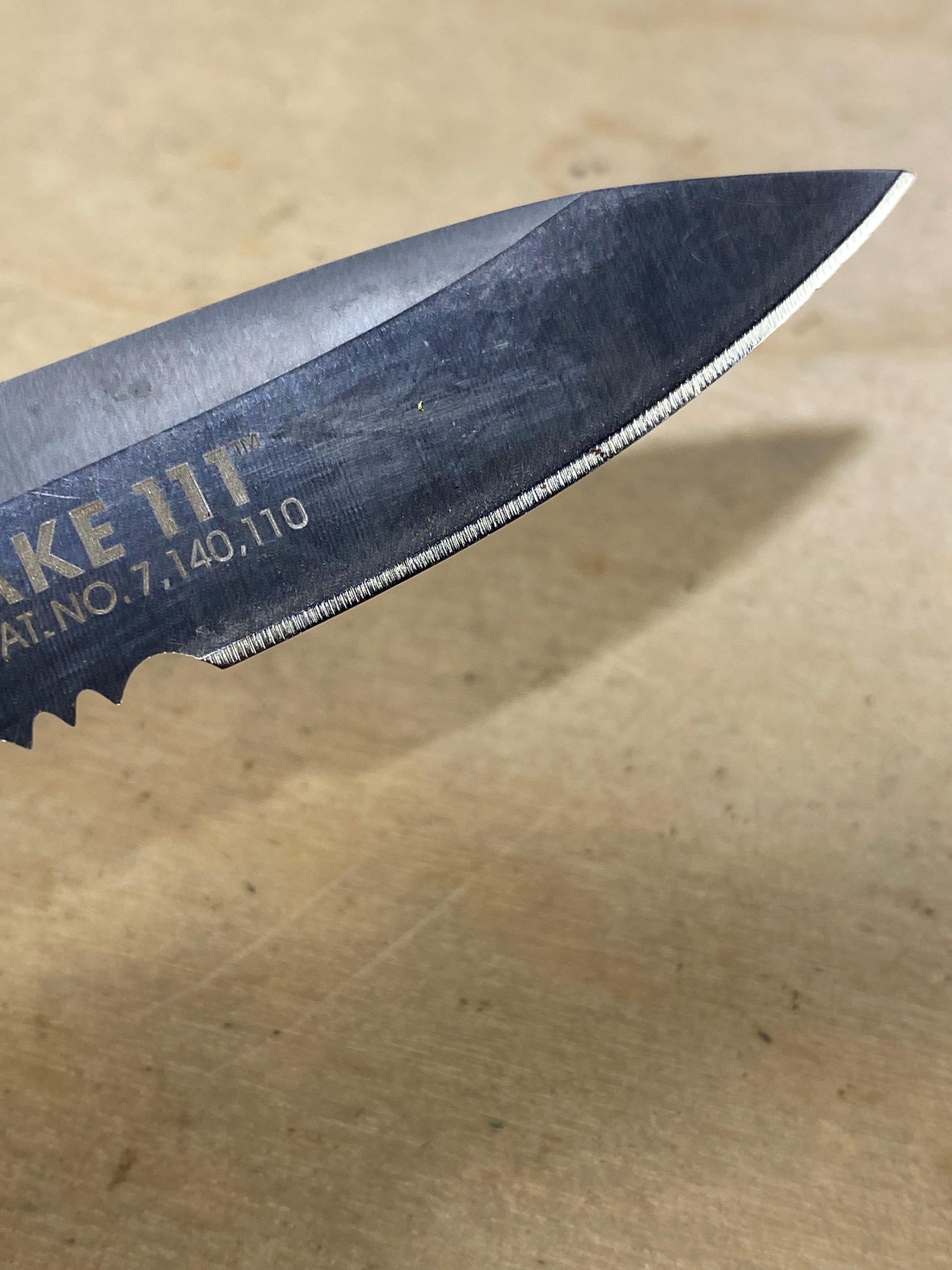 CRKT 7254Z Lake lll #-8. Light usage