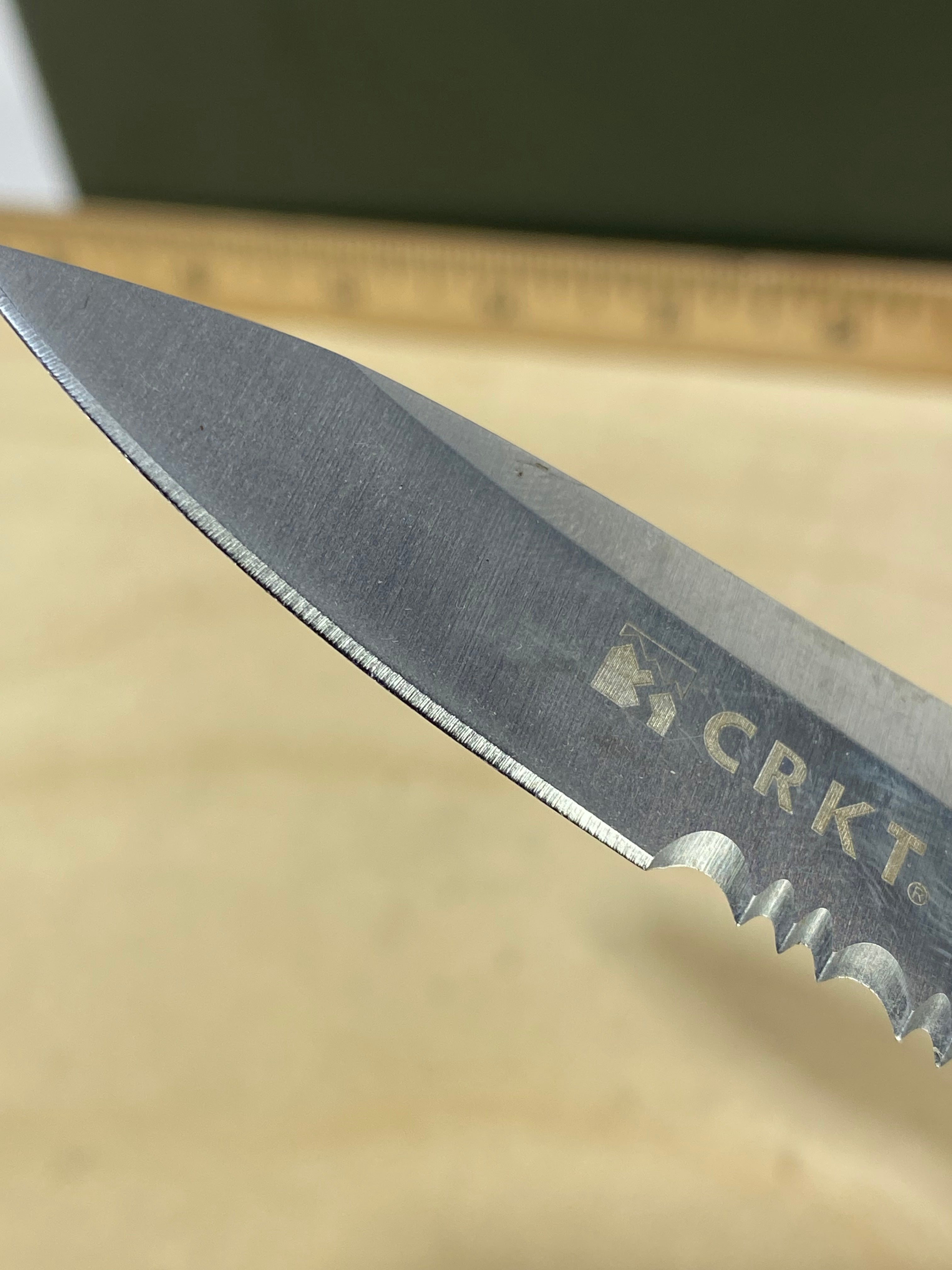 CRKT 7254Z Lake lll #-8. Light usage