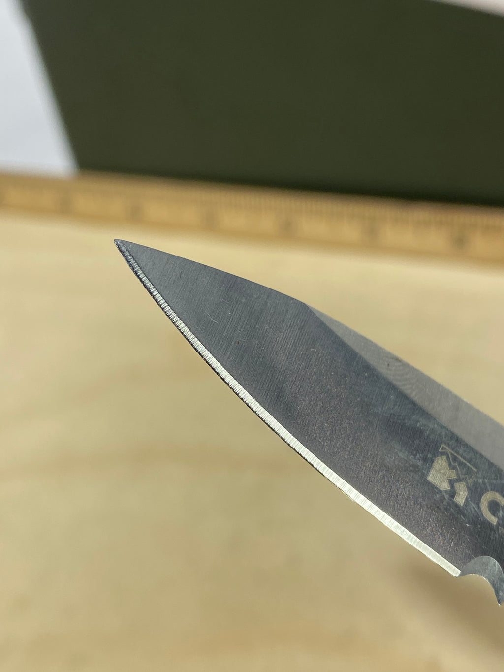 CRKT 7254Z Lake lll #-8. Light usage
