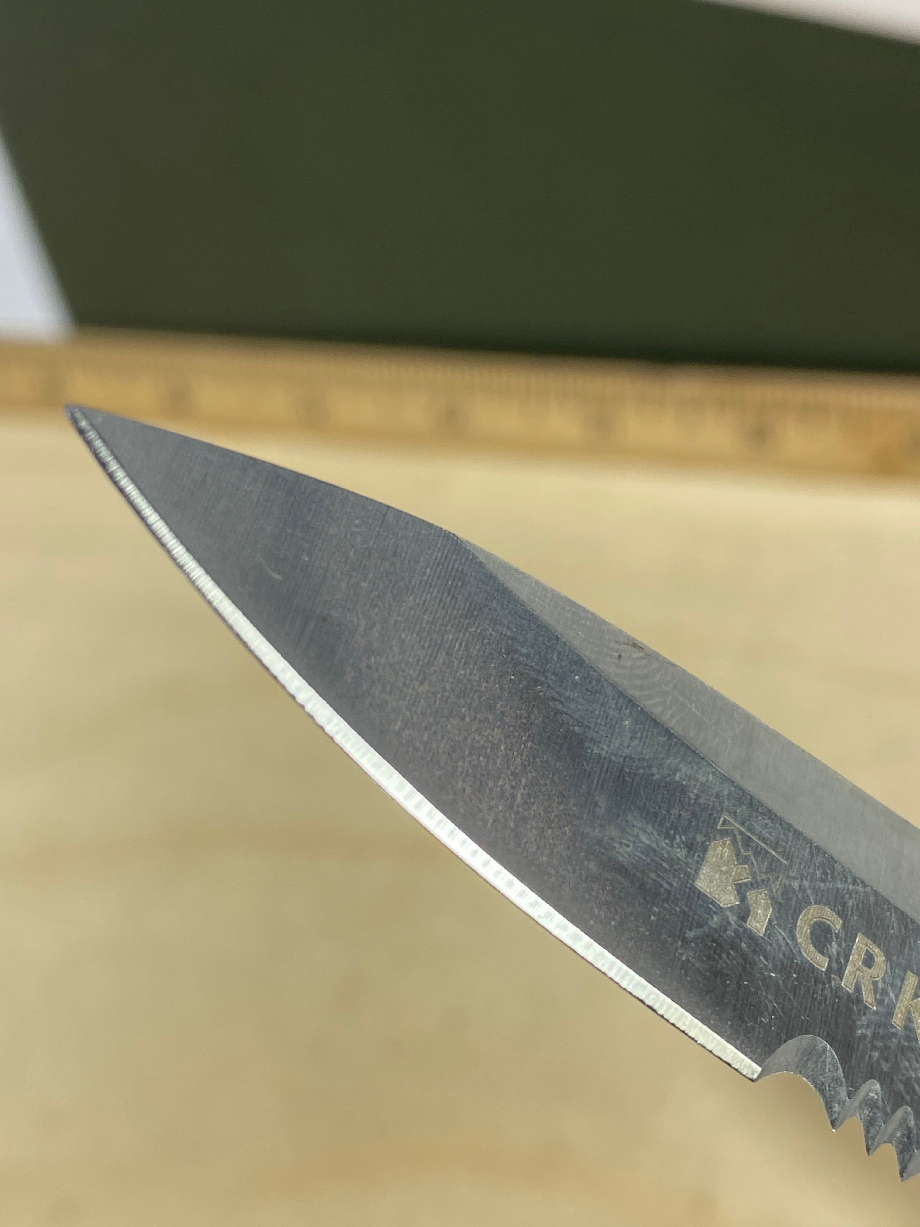 CRKT 7254Z Lake lll #-8. Light usage