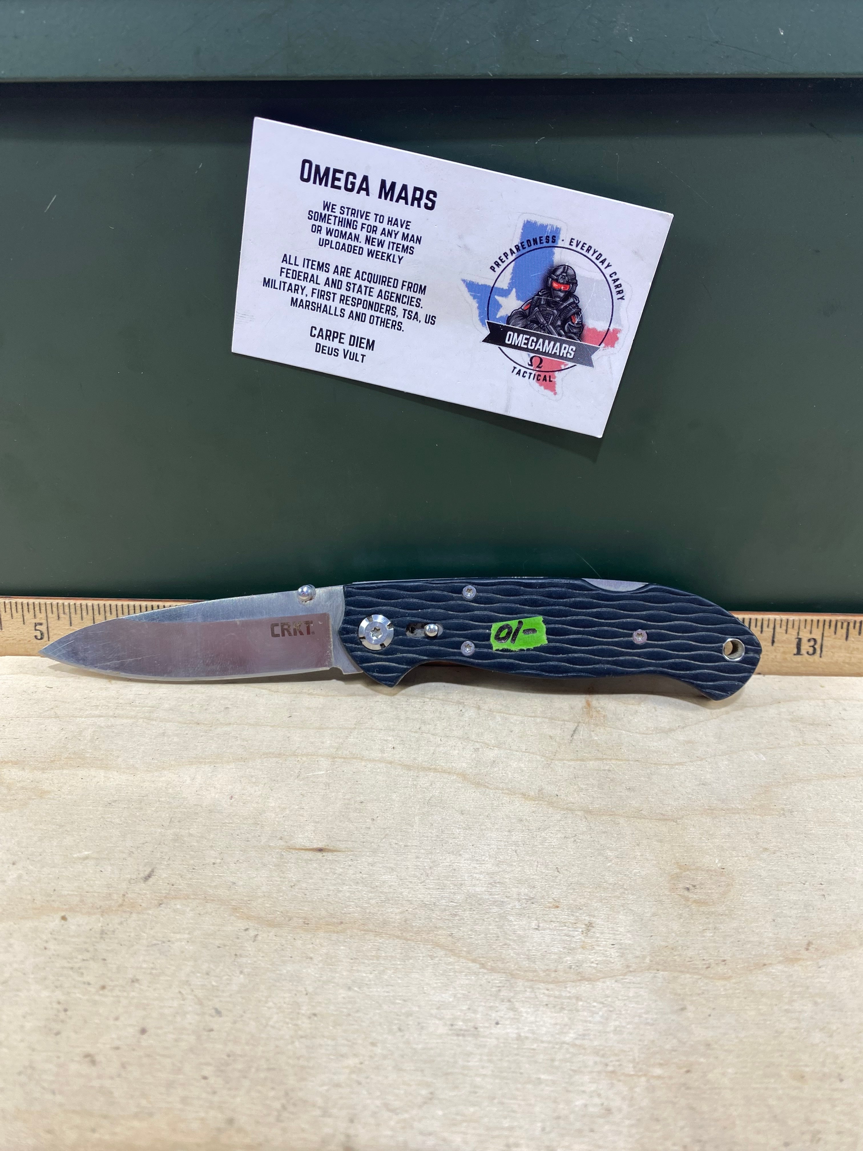 CRKT 7255Z Lake lll #-10. Light usage. Chip on blade. Resharpened. Discontinued.