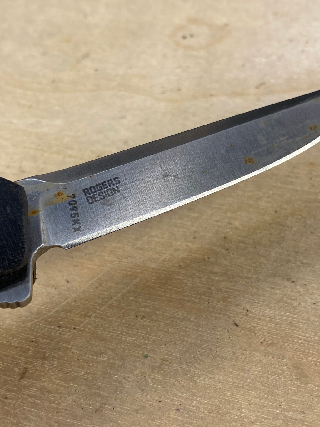 CRKT 7095KX #-14. Light usage. Dirty.