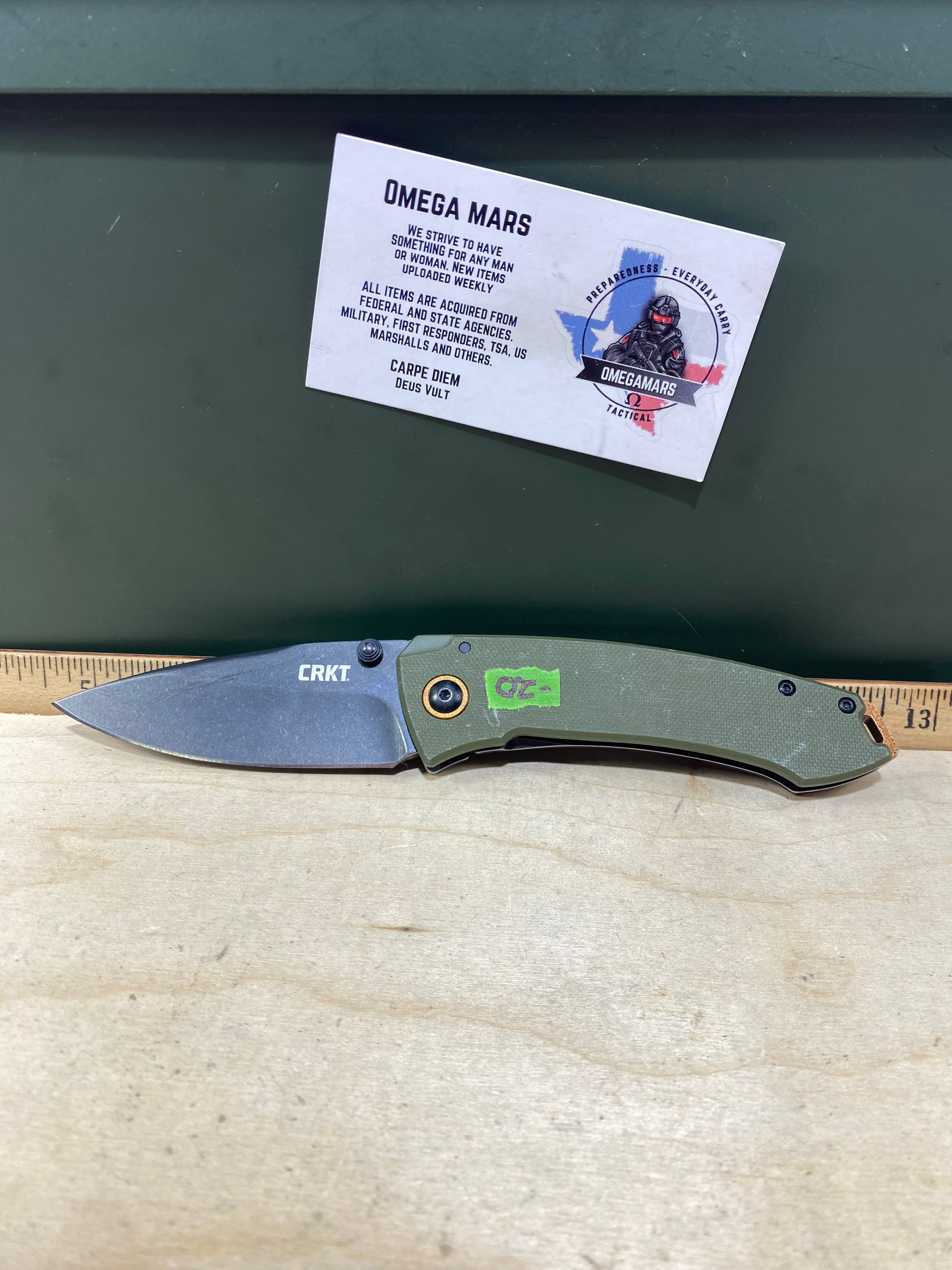 CRKT 2520 Tuna #-20. Light usage. Pocket clip it's bend out.