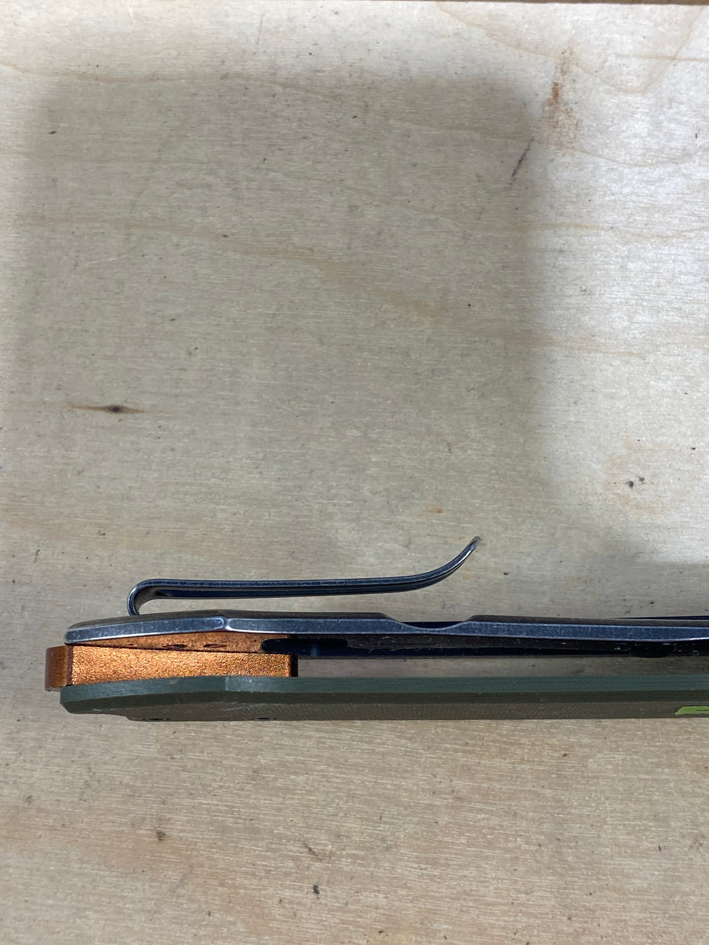 CRKT 2520 Tuna #-20. Light usage. Pocket clip it's bend out.
