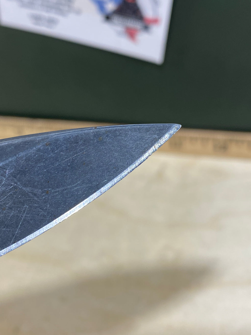 CRKT 2520 Tuna #-21. Light usage. Chips on blade. Resharpened.