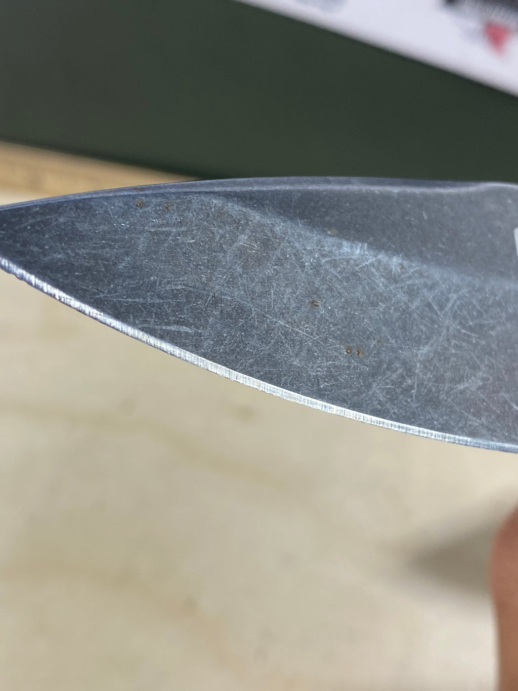 CRKT 2520 Tuna #-21. Light usage. Chips on blade. Resharpened.