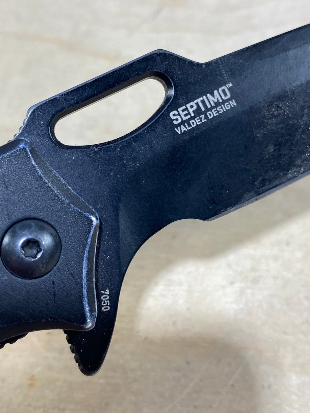 CRKT 7050 Septimo #-26. Light usage. Dirty. Pocket clip it's bent out. Chips on blade. Resharpened.