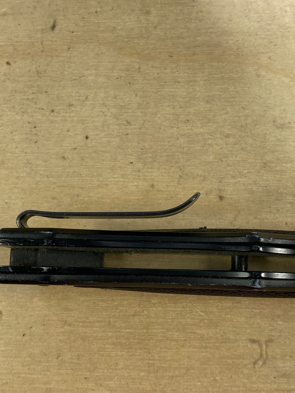 CRKT 7050 Septimo #-26. Light usage. Dirty. Pocket clip it's bent out. Chips on blade. Resharpened.