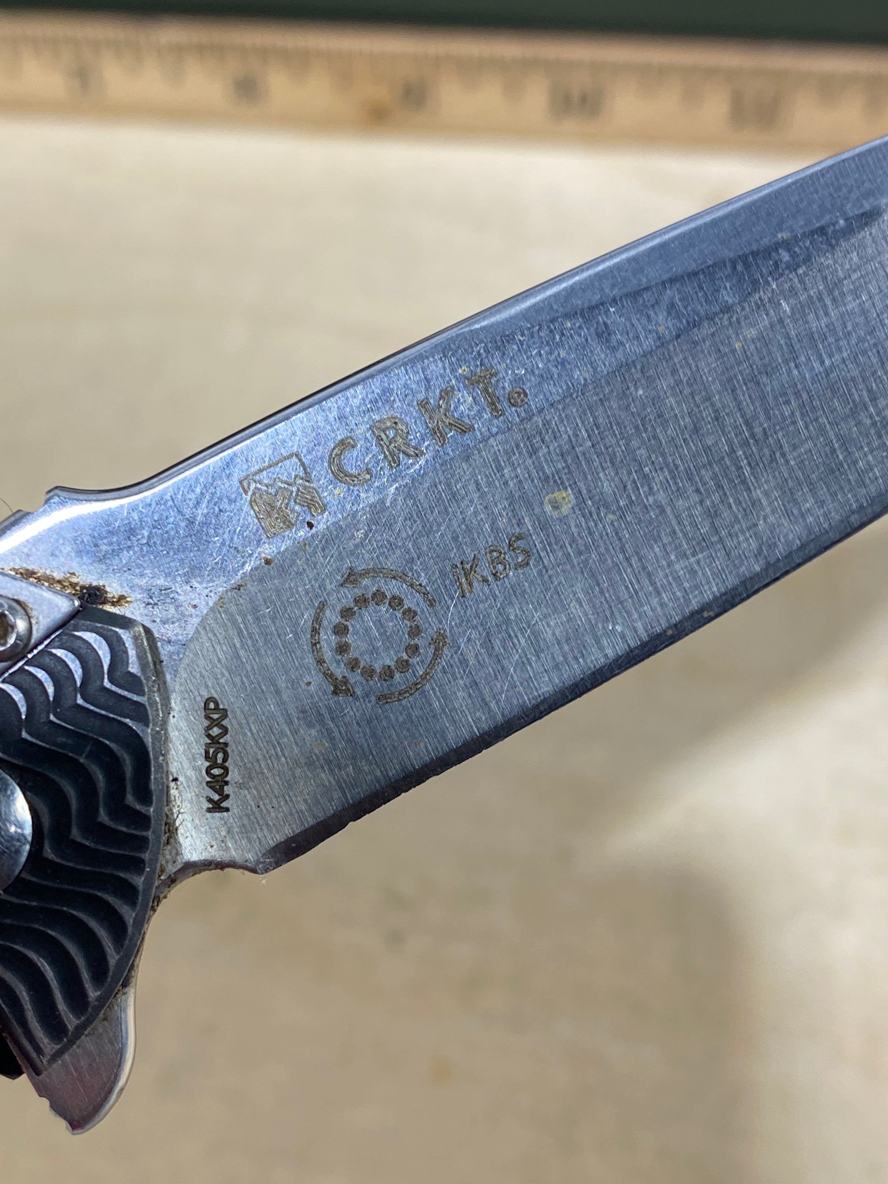 CRKT K405KXP Ken Onion Ripple #-33. Light usage. Dirty. Chips on blade. Discontinued.