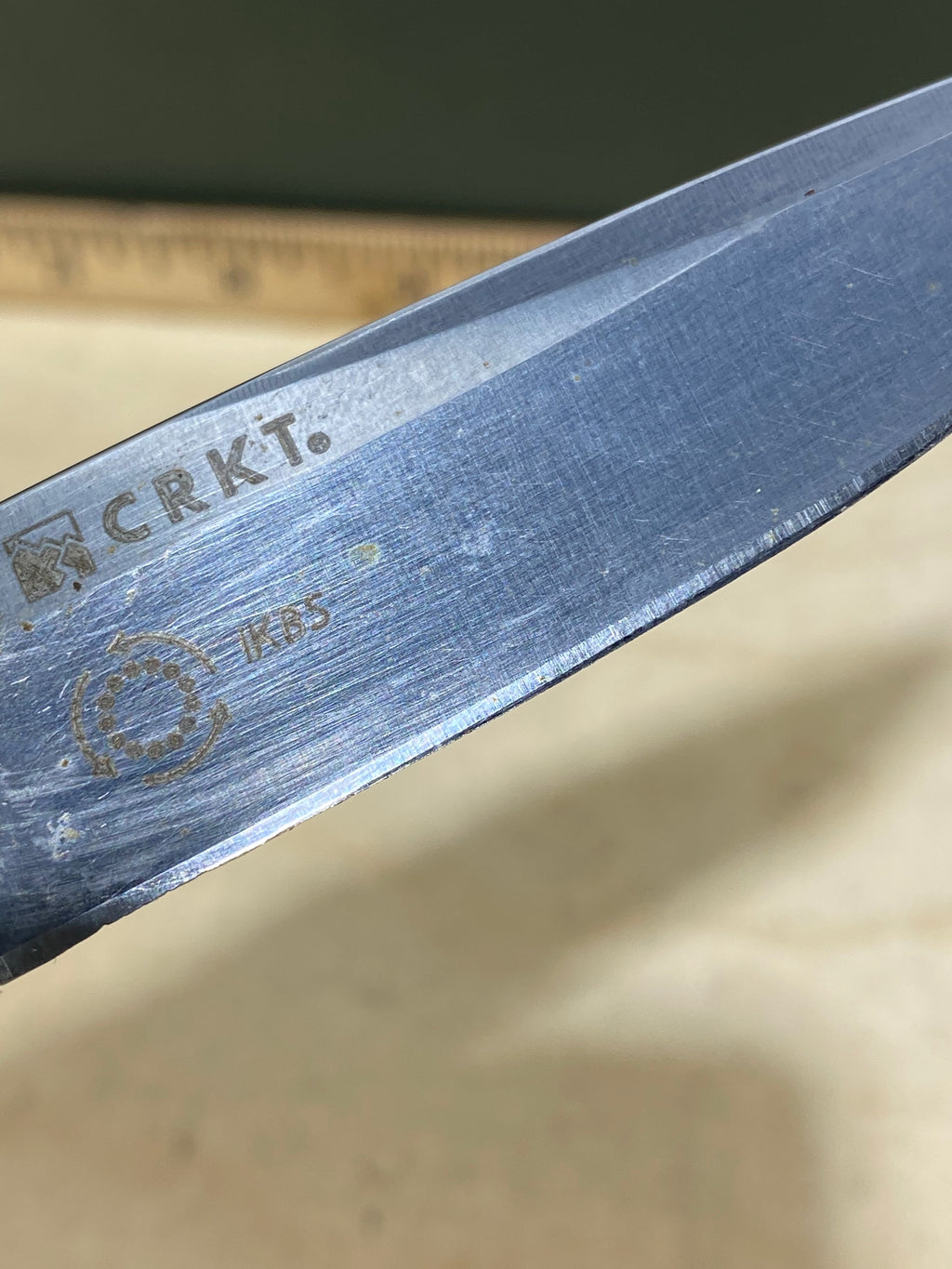 CRKT K405KXP Ken Onion Ripple #-33. Light usage. Dirty. Chips on blade. Discontinued.