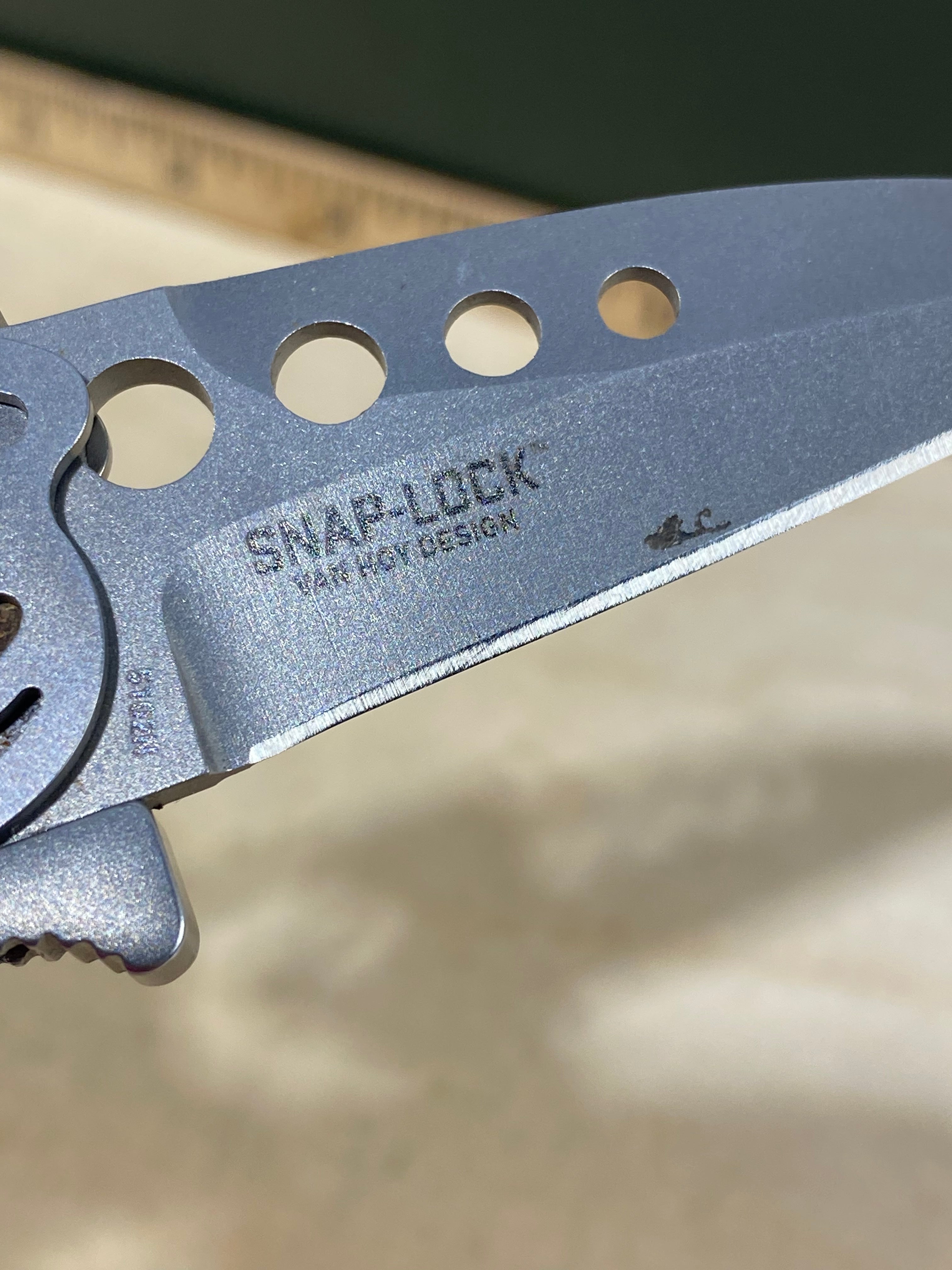 CRKT 5102N Snap Lock #-53. Light usage. Dirty.