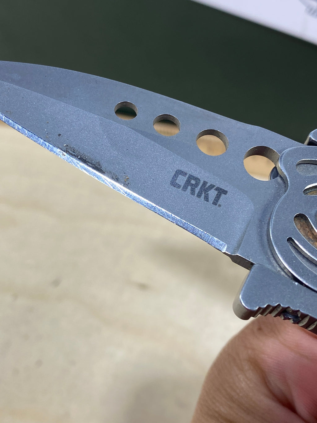 CRKT 5102N Snap Lock #-53. Light usage. Dirty.