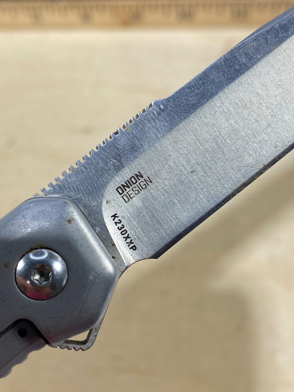 CRKT K230XXP #-62. Light usage. Dirty. Pocket clip it's broken.