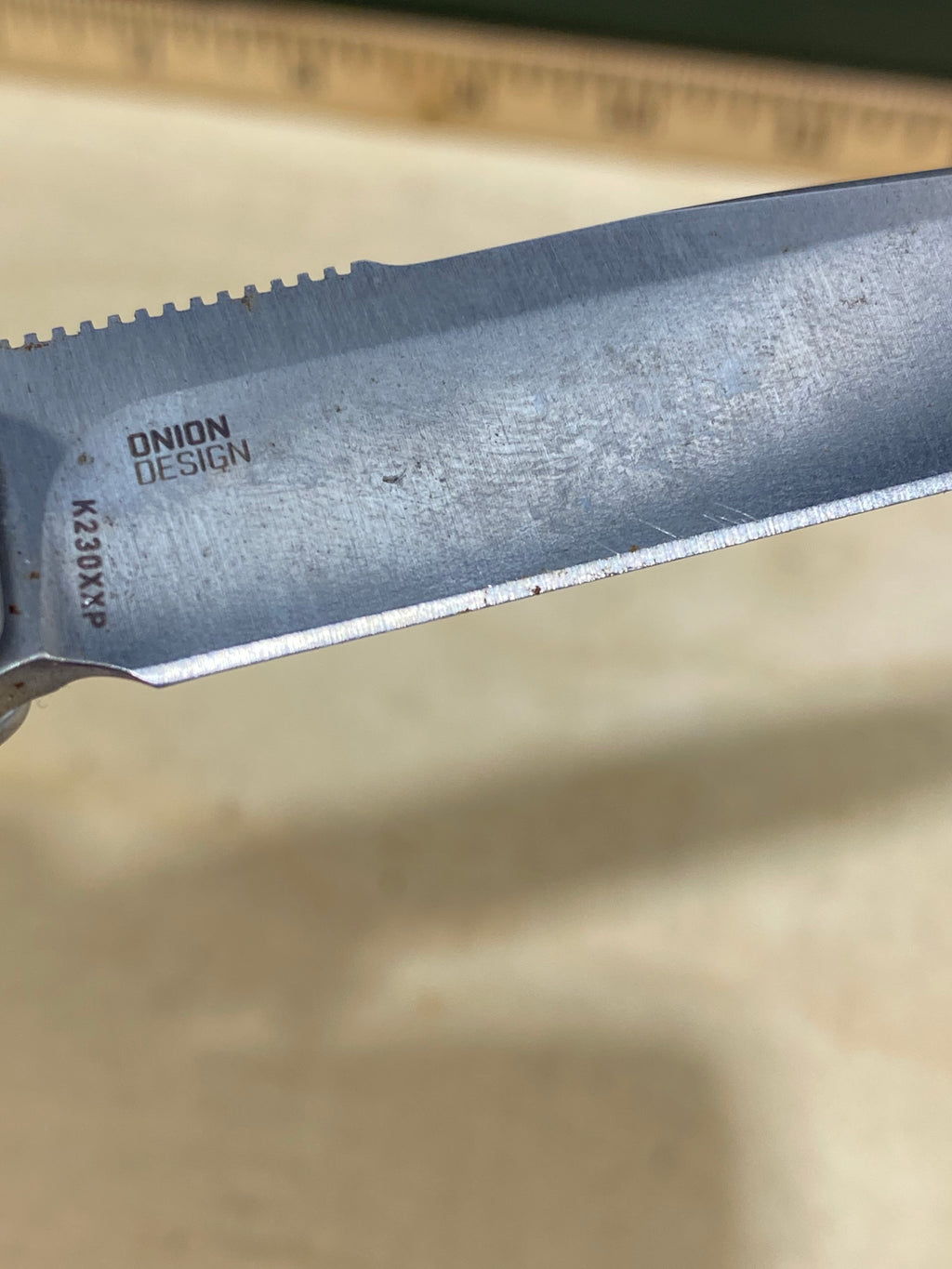 CRKT K230XXP #-62. Light usage. Dirty. Pocket clip it's broken.