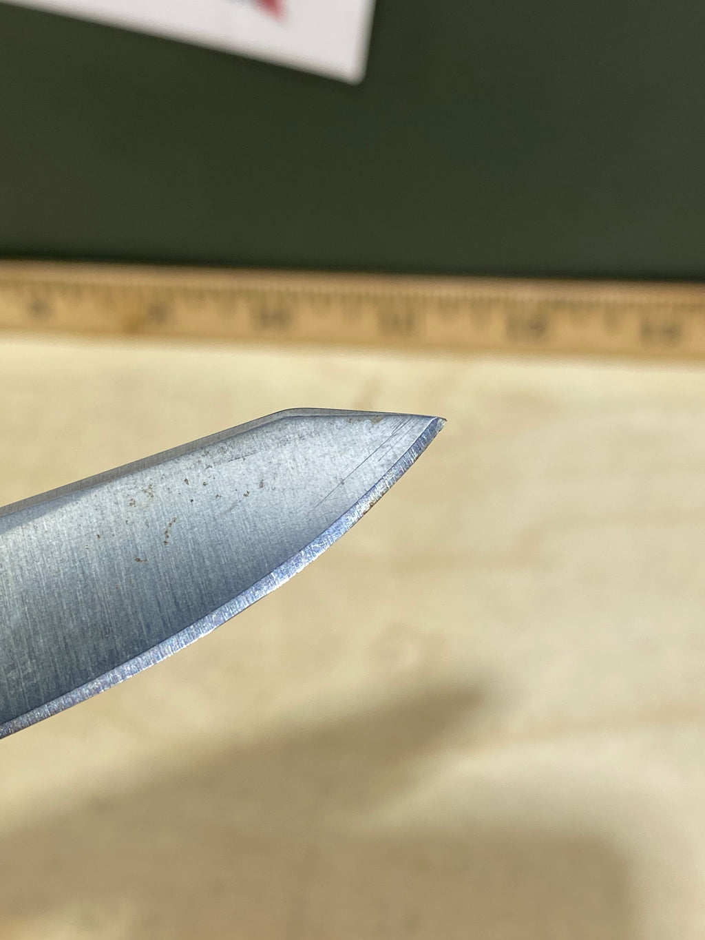 CRKT K230XXP #-62. Light usage. Dirty. Pocket clip it's broken.
