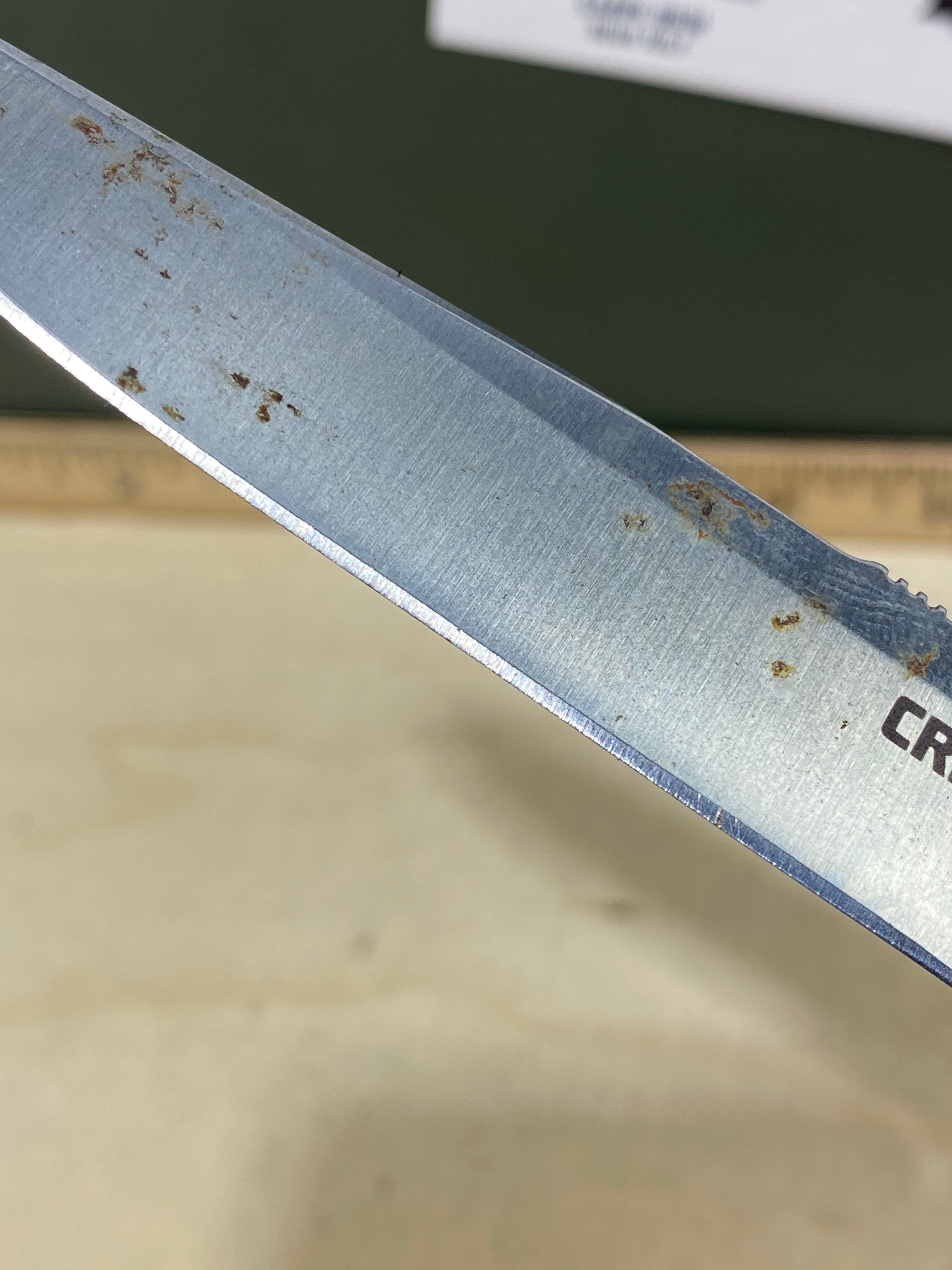 CRKT K230XXP #-62. Light usage. Dirty. Pocket clip it's broken.