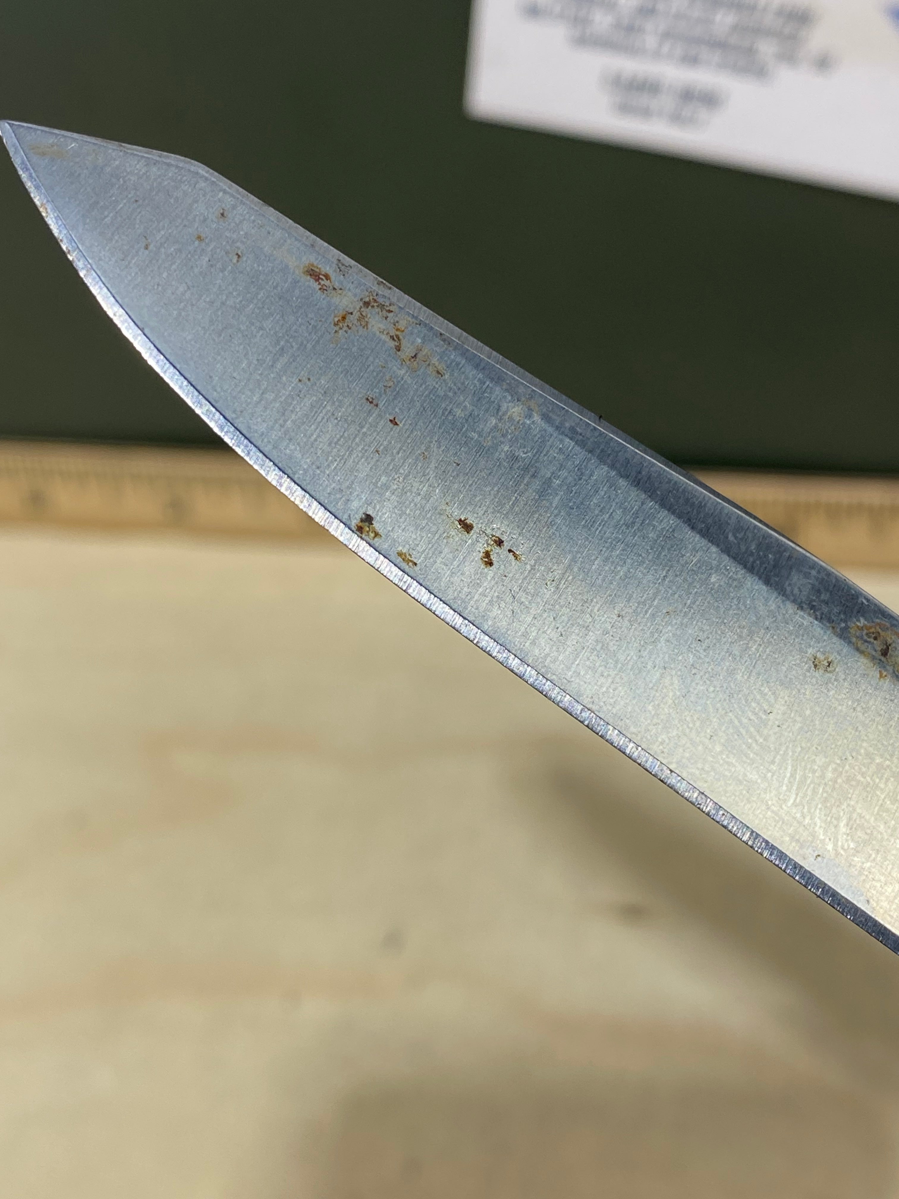 CRKT K230XXP #-62. Light usage. Dirty. Pocket clip it's broken.