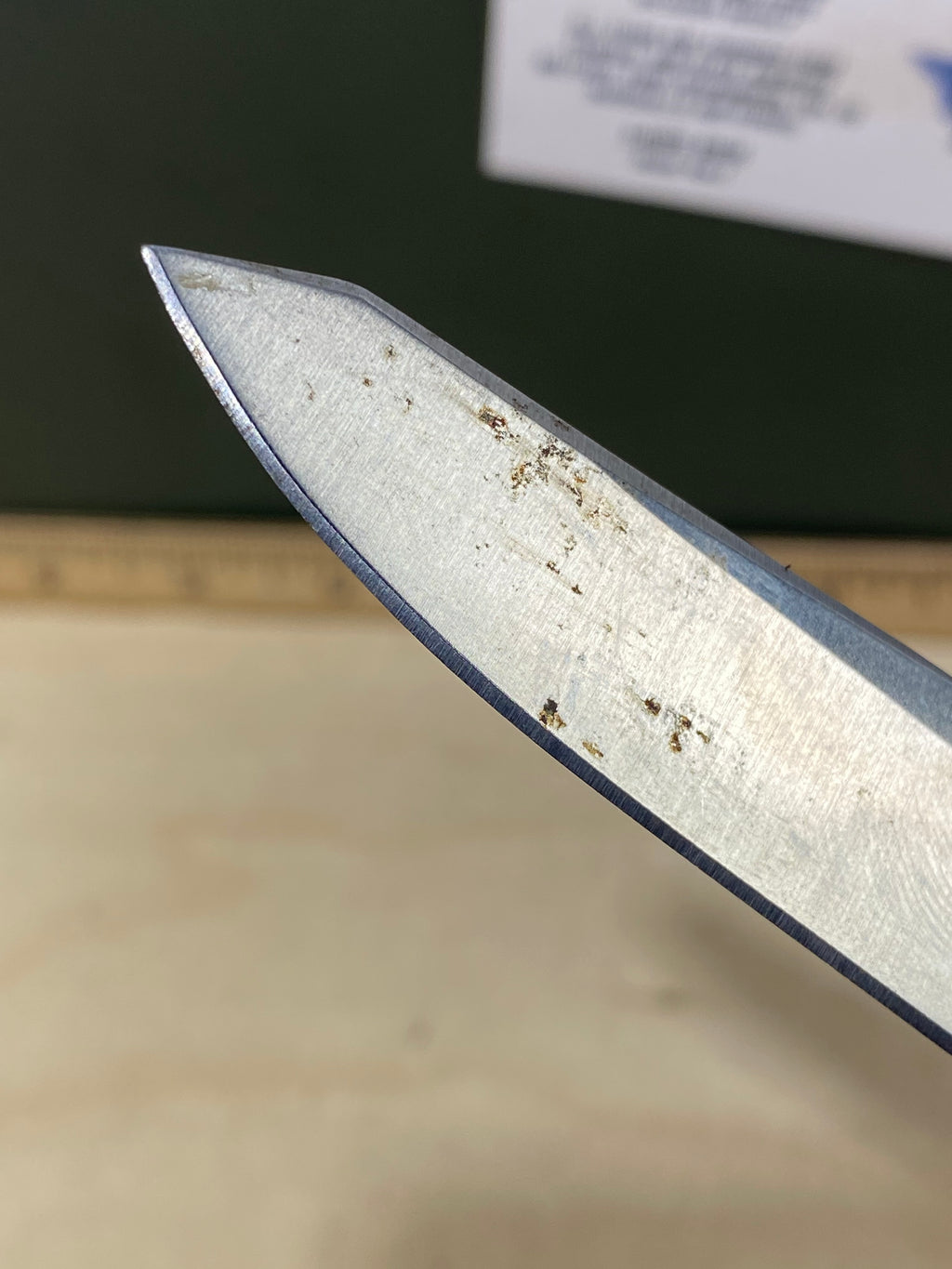 CRKT K230XXP #-62. Light usage. Dirty. Pocket clip it's broken.