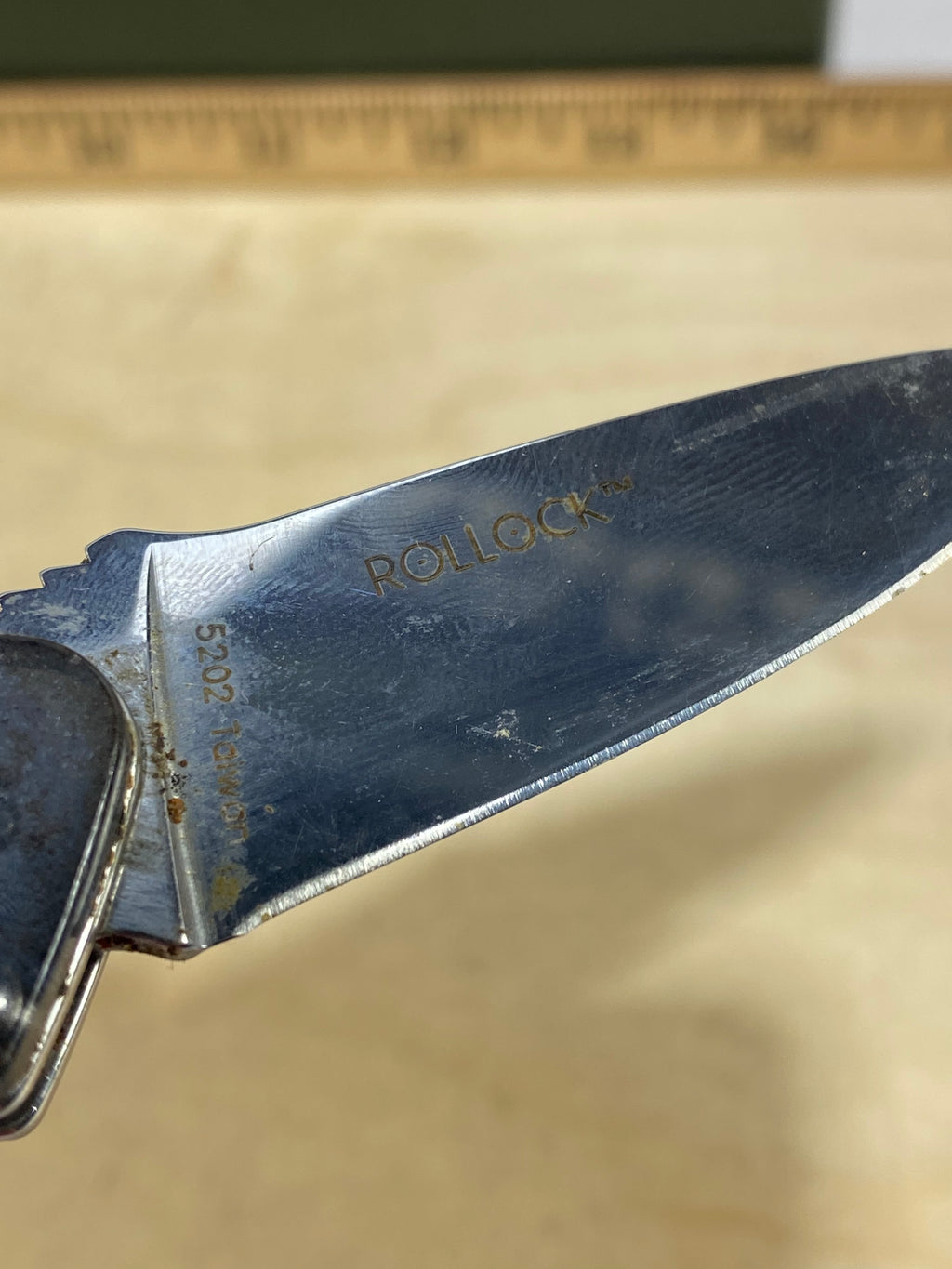 CRKT 5202 Rollock #-85. Light usage. Dirty