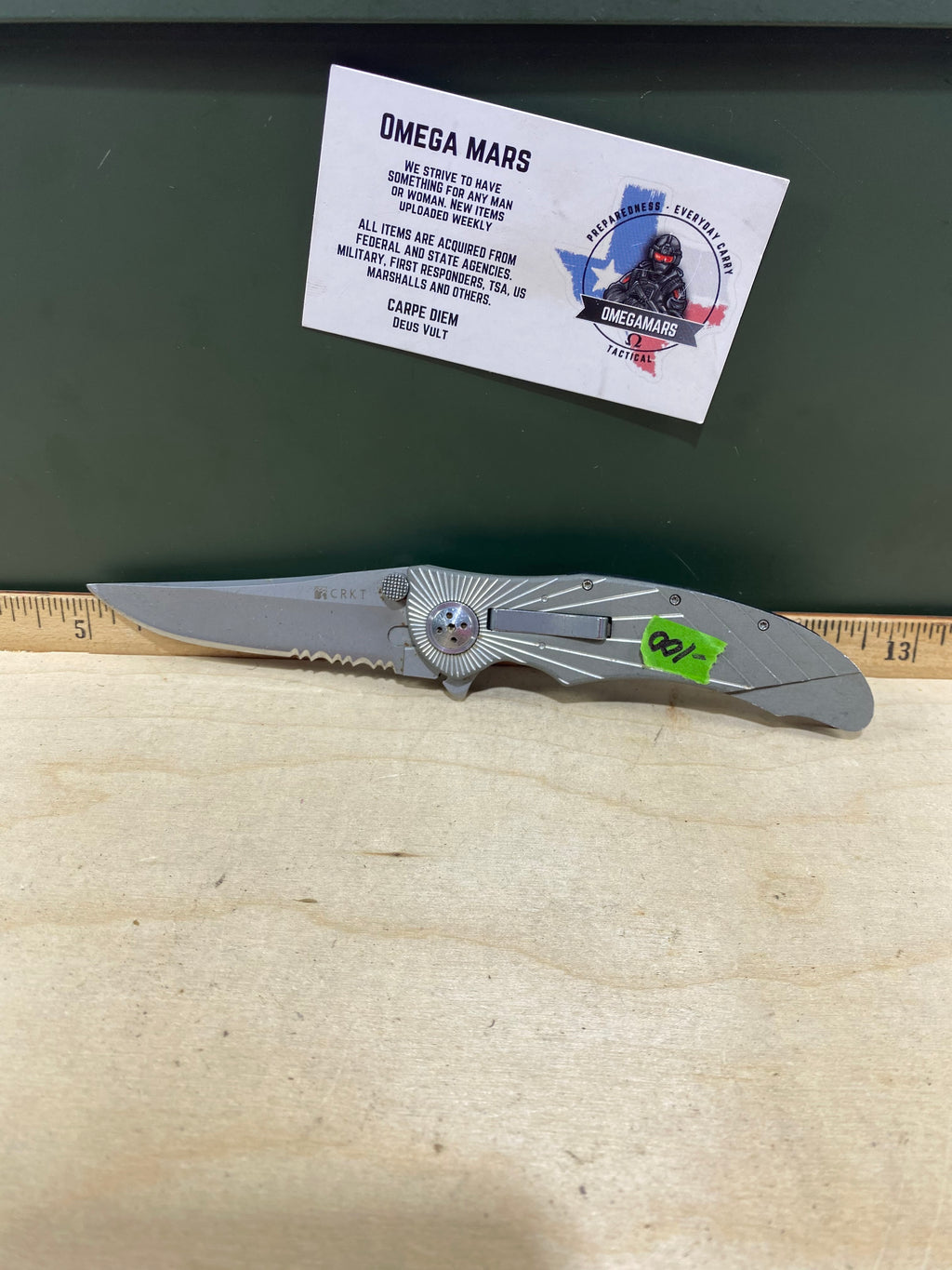 CRKT 7353 #-100. Light usage. Pocket clip bent out.