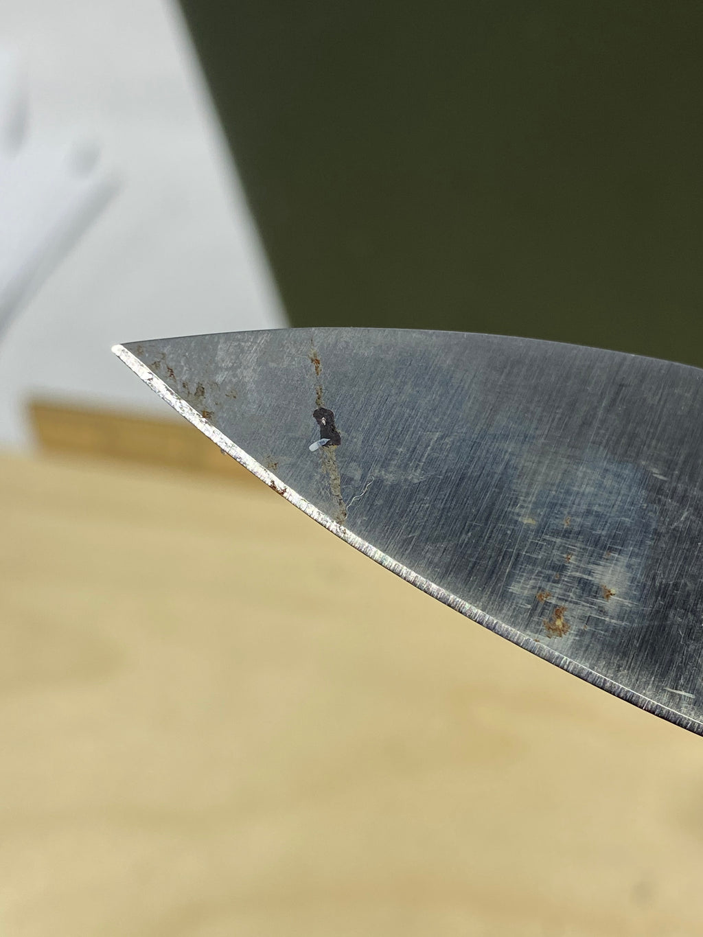 CRKT 4050 Provoke EDC #-103. Light usage. Dirty.