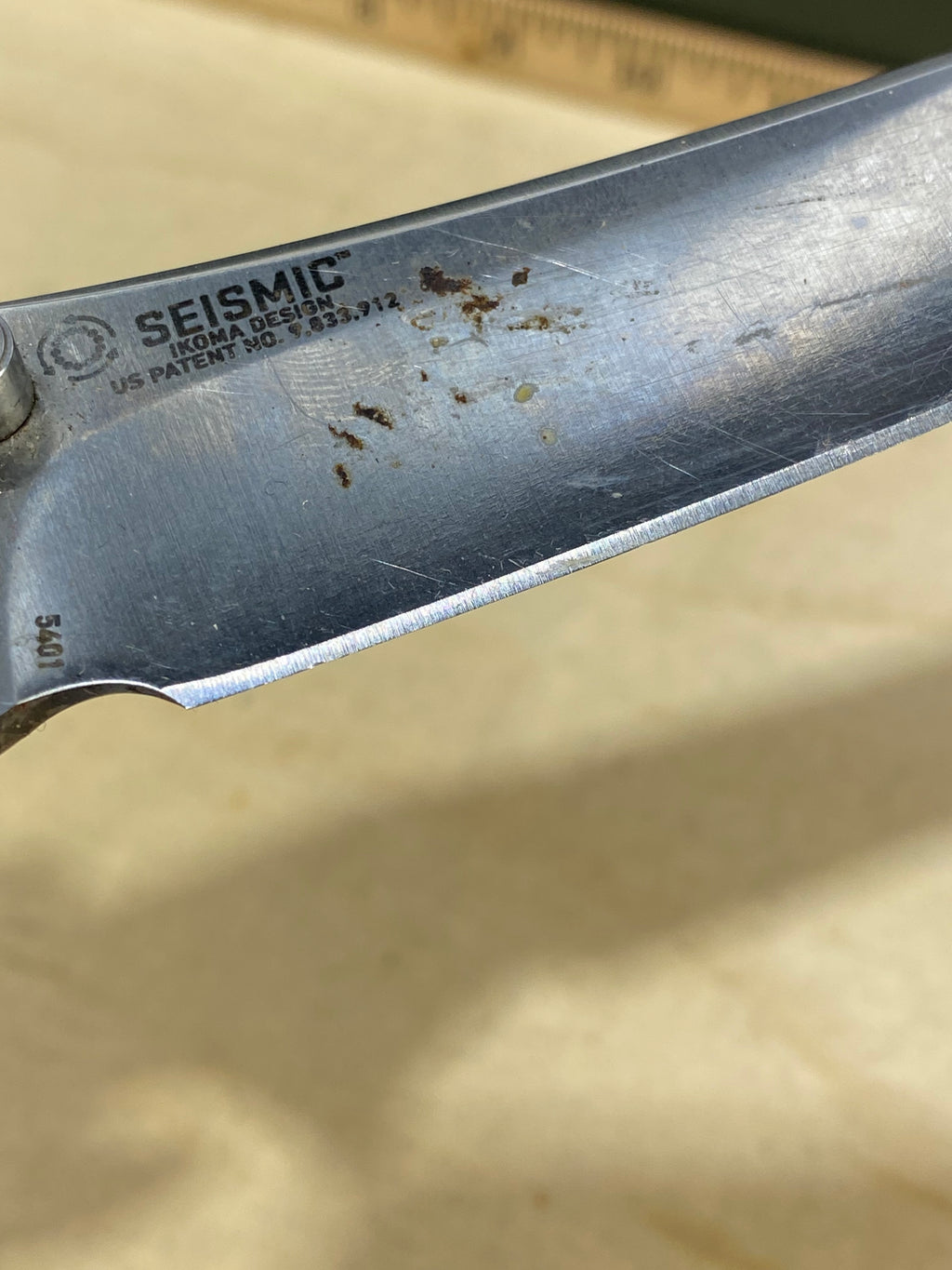 CRKT 5401 Seismic #-114. Light usage. Dirty. Chips on blade. Discontinued.