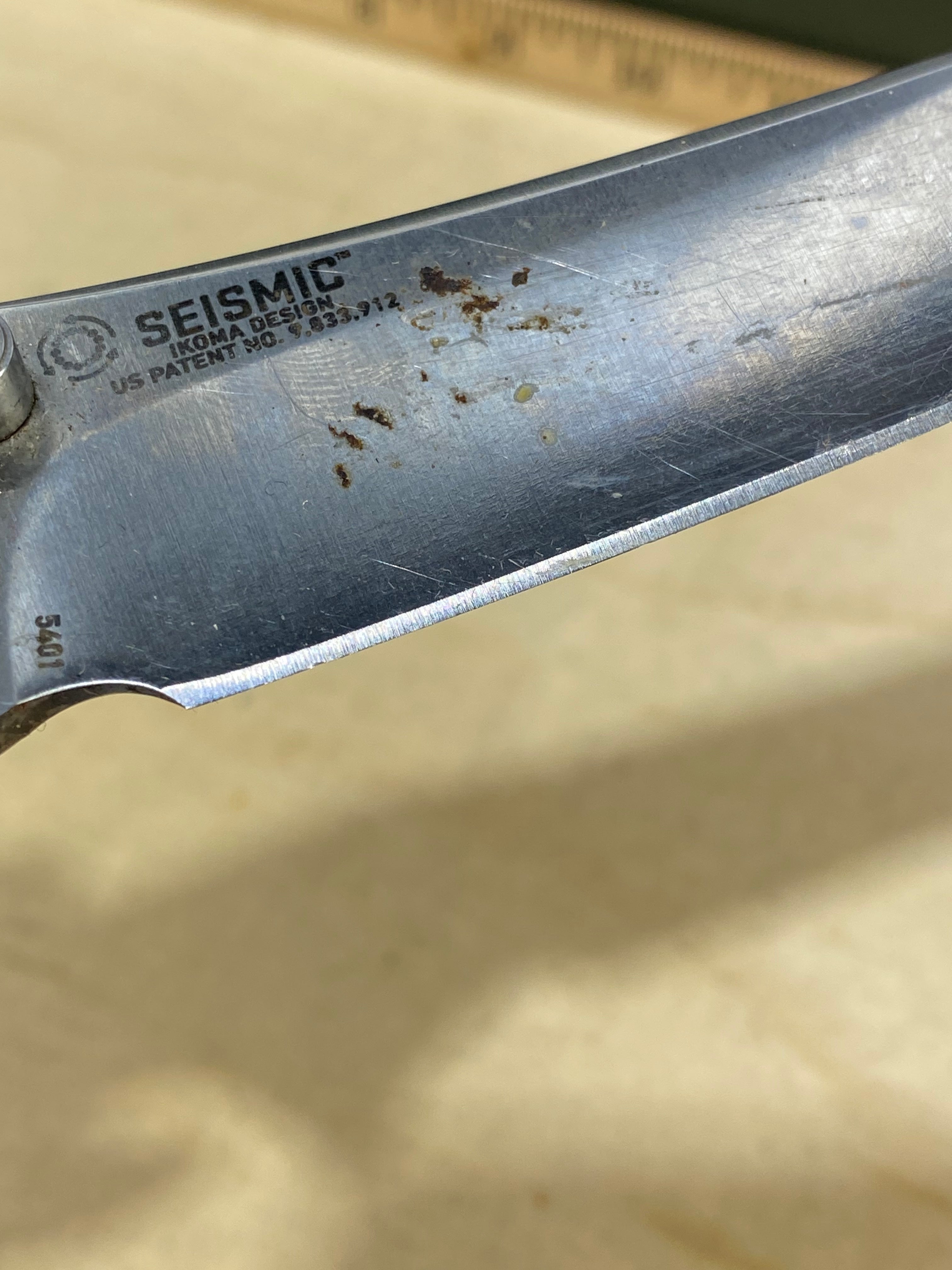CRKT 5401 Seismic #-114. Light usage. Dirty. Chips on blade. Discontinued.