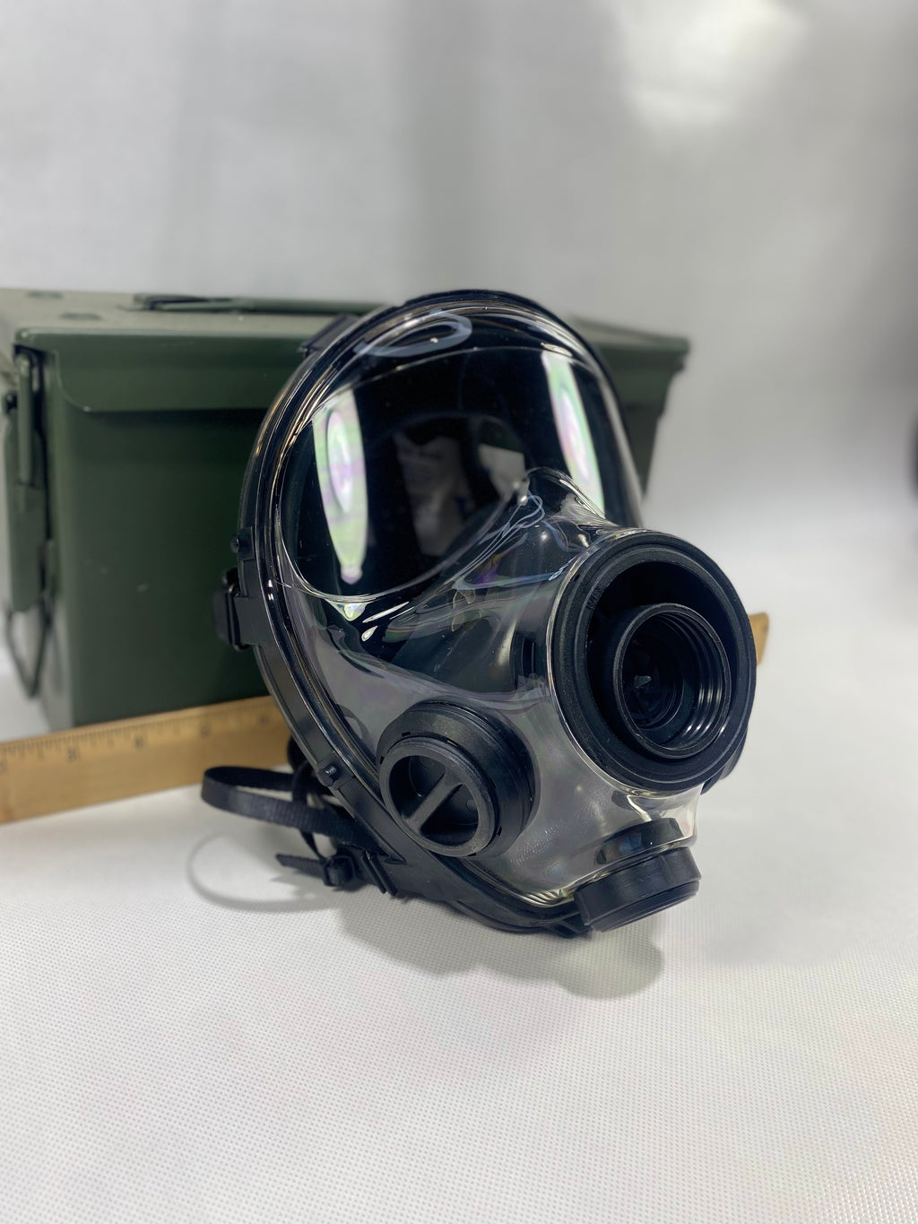 Mestel SGE 400/3 Full Face Mask. Made in Italy. NEW - No Indication of Usage. Medium-Large. Expired Warranty. New old stock.