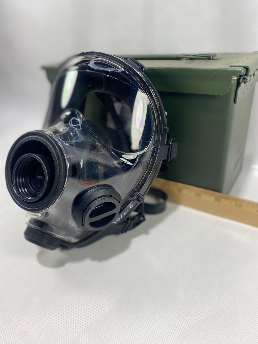 Mestel SGE 400/3 Full Face Mask. Made in Italy. NEW - No Indication of Usage. Medium-Large. Expired Warranty. New old stock.