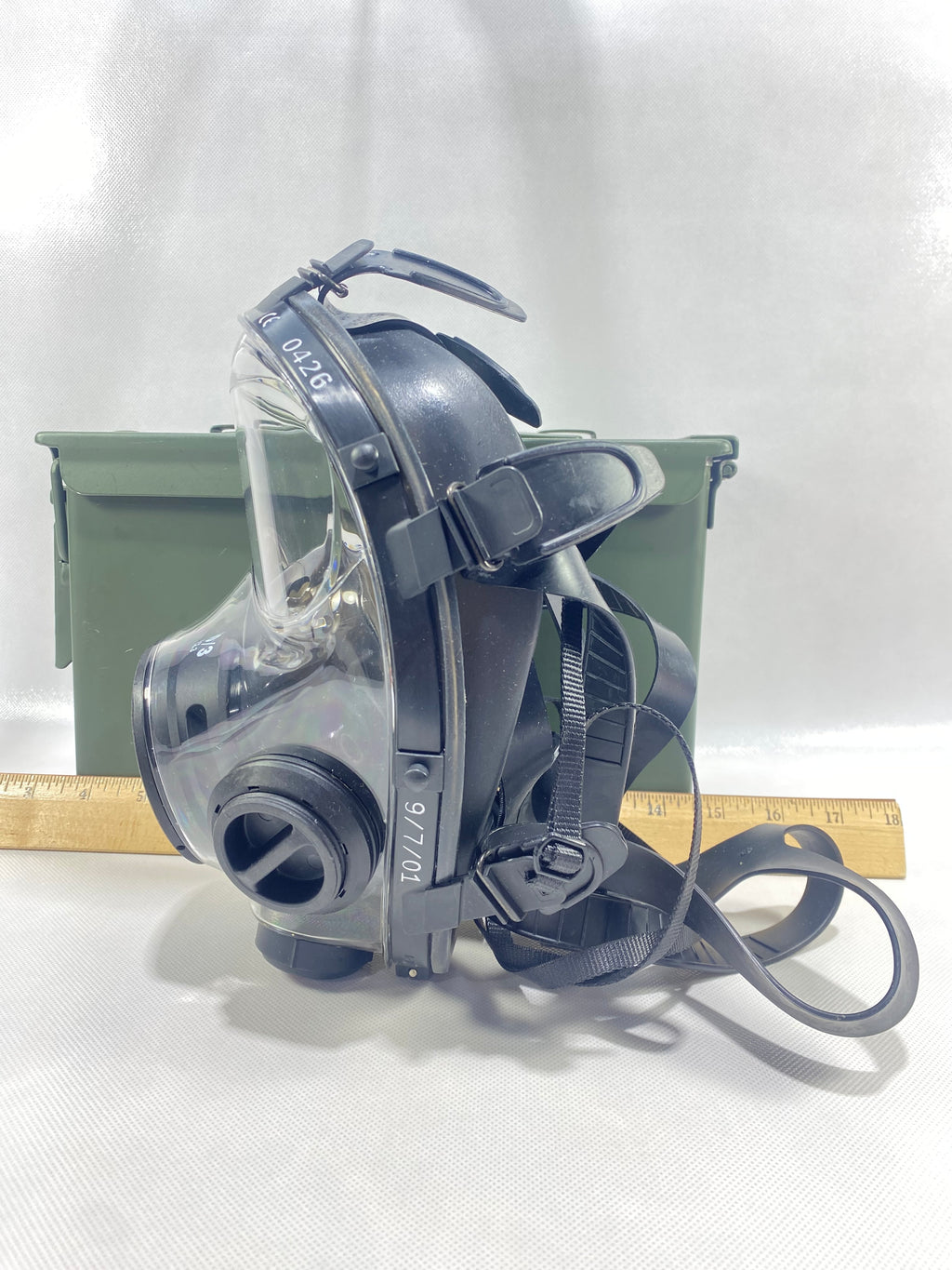 Mestel SGE 400/3 Full Face Mask. Made in Italy. NEW - No Indication of Usage. Medium-Large. Expired Warranty. New old stock.