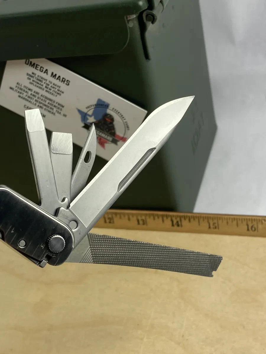Leatherman Super Tool 300 LST#7. Looks/feel brand new. (MSRP$119.95 NEW)
