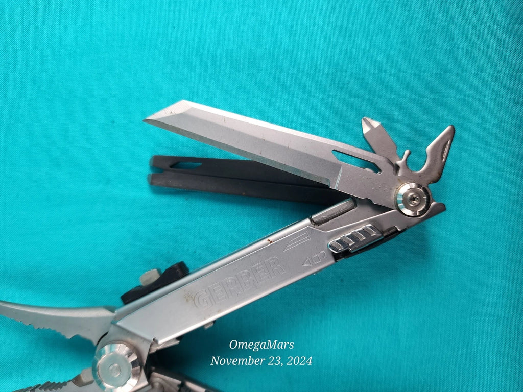 GERBER Rare Discontinued Gerber Multi Plier Flik Fisherman Multitool Great condition