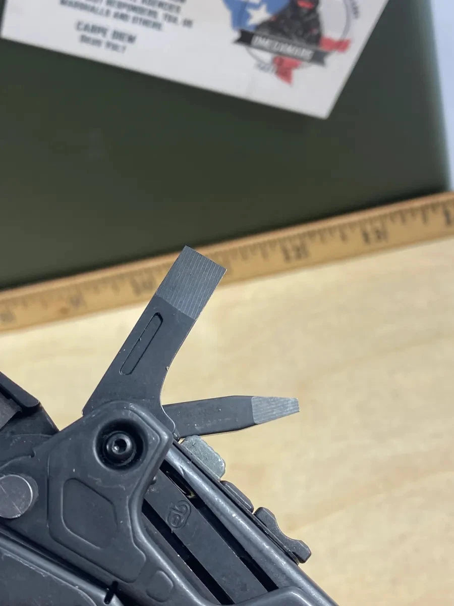 Leatherman OHT #O1. Light Scratches on handles but all tool look/feel brand new.