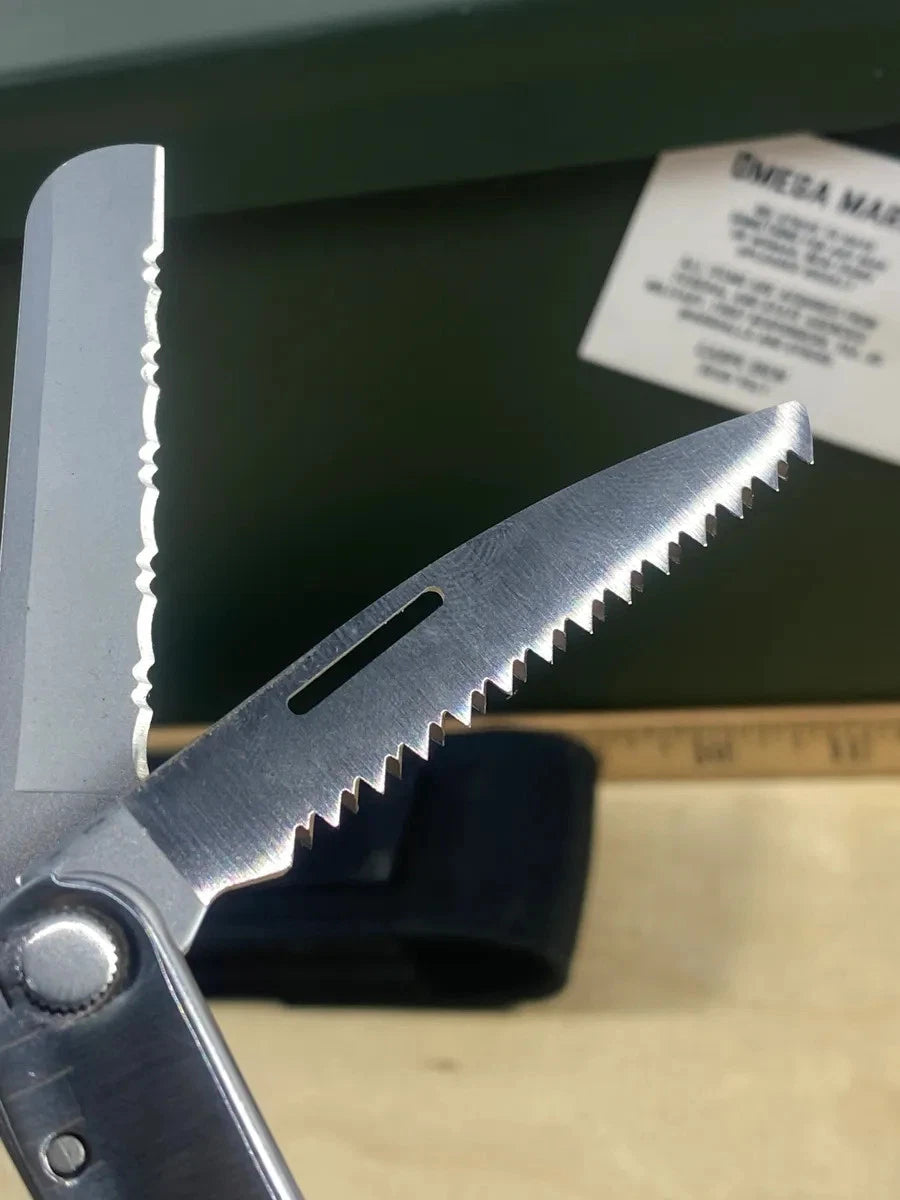 Leatherman Rebar #R4. Light usage. (MSRP $99.95 NEW)