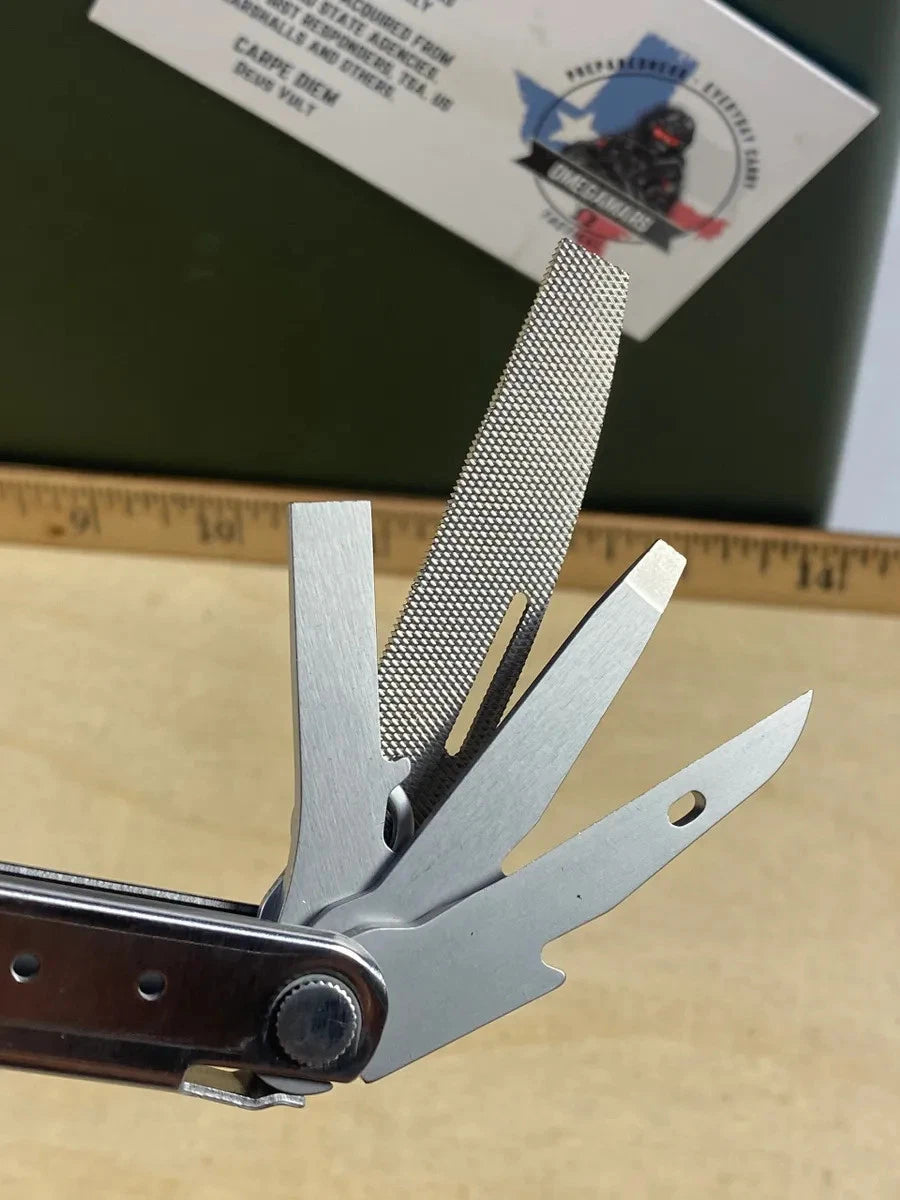 Leatherman Bond #BN1. Knife shows usage, rest of tools looks/feels new (MSRP $49.95 NEW)