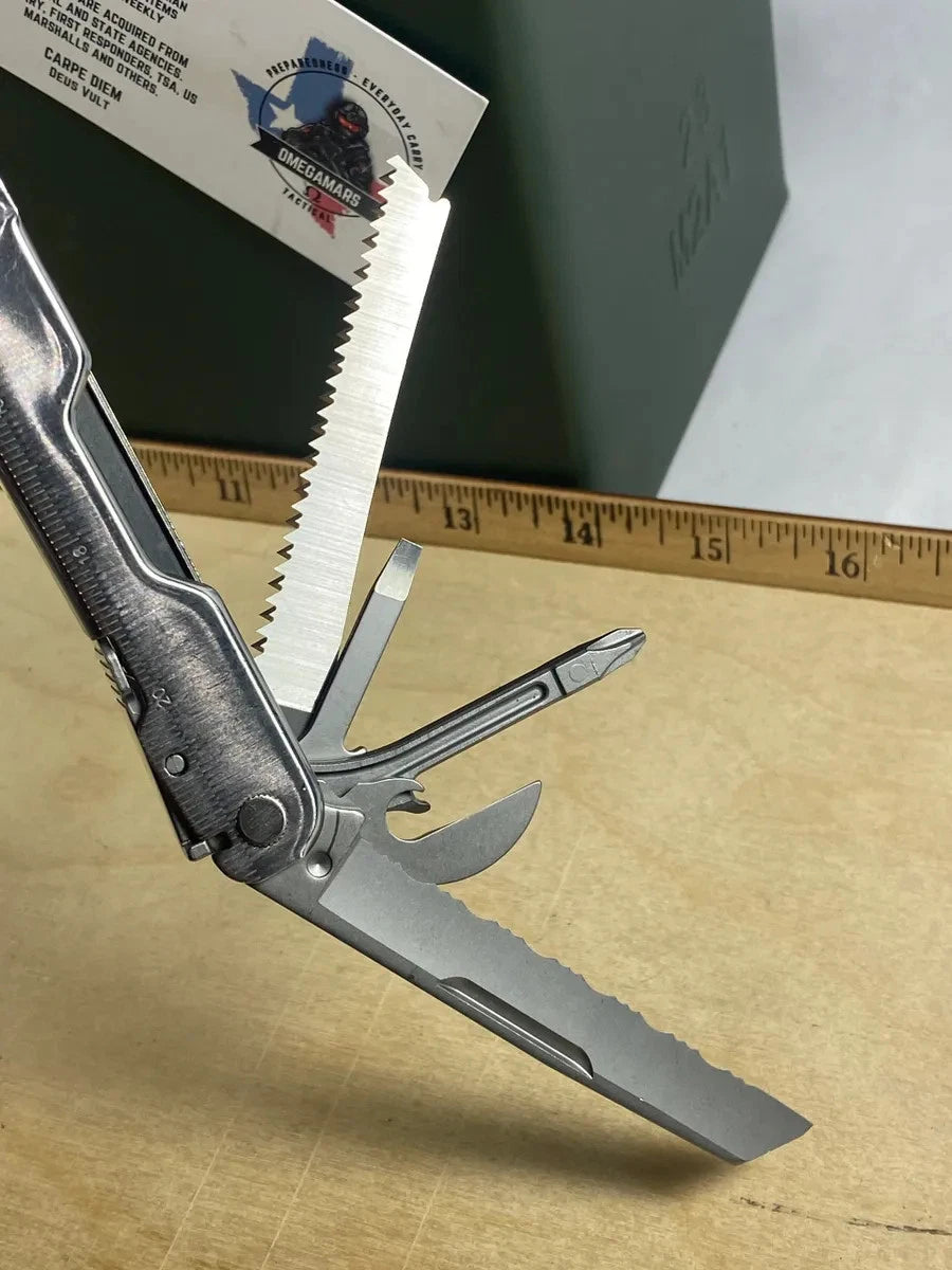 Leatherman Super Tool 300 LST#3. Looks/feel brand new. Light scratches