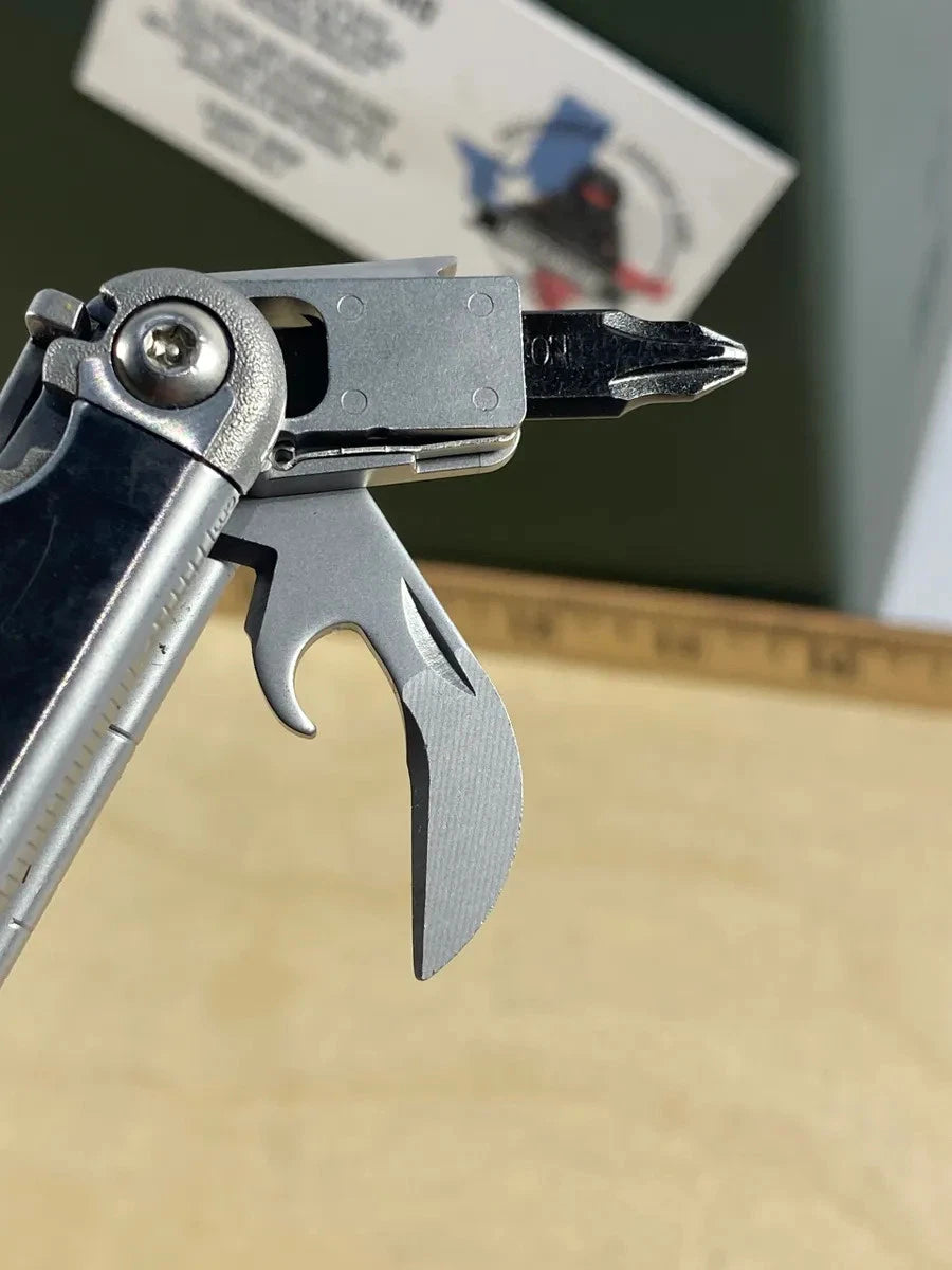 Leatherman Wave Plus #W+1 Most tools looks/feel brand new