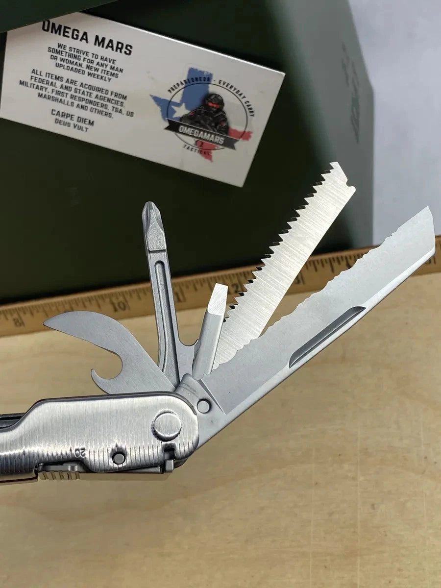 Leatherman Super Tool 300 LST#8. Looks/feel brand new. (MSRP$119.95 NEW)