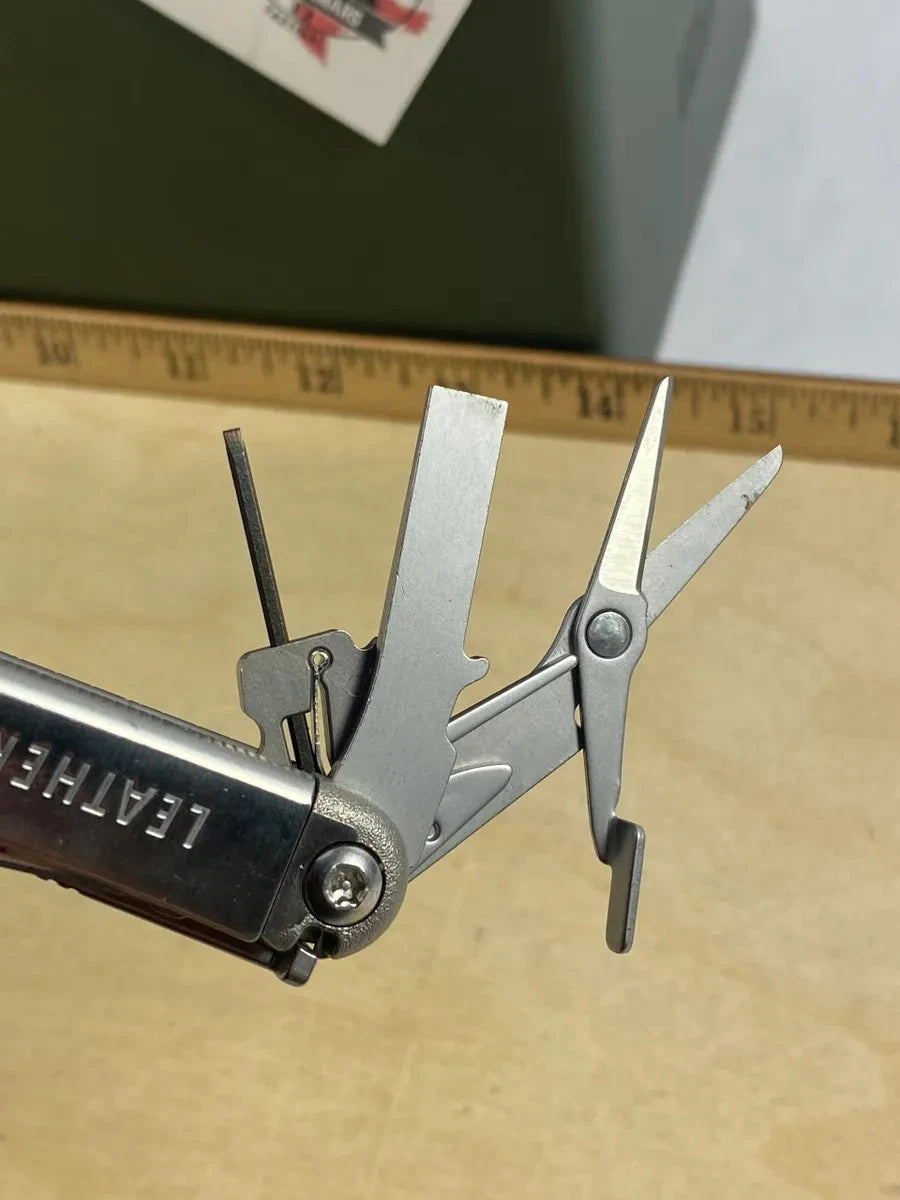 Leatherman Wave Plus #W+1 Most tools looks/feel brand new