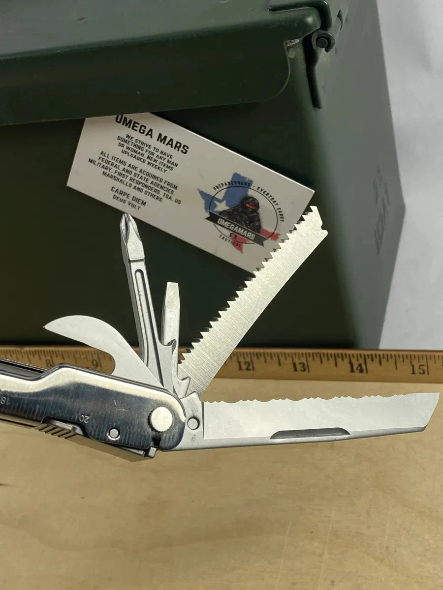 Leatherman Super Tool 300 LST#4. Looks/feel brand new. (MSRP$119.95 NEW)
