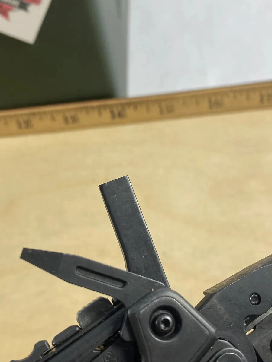 Leatherman OHT #O1. Light Scratches on handles but all tool look/feel brand new.