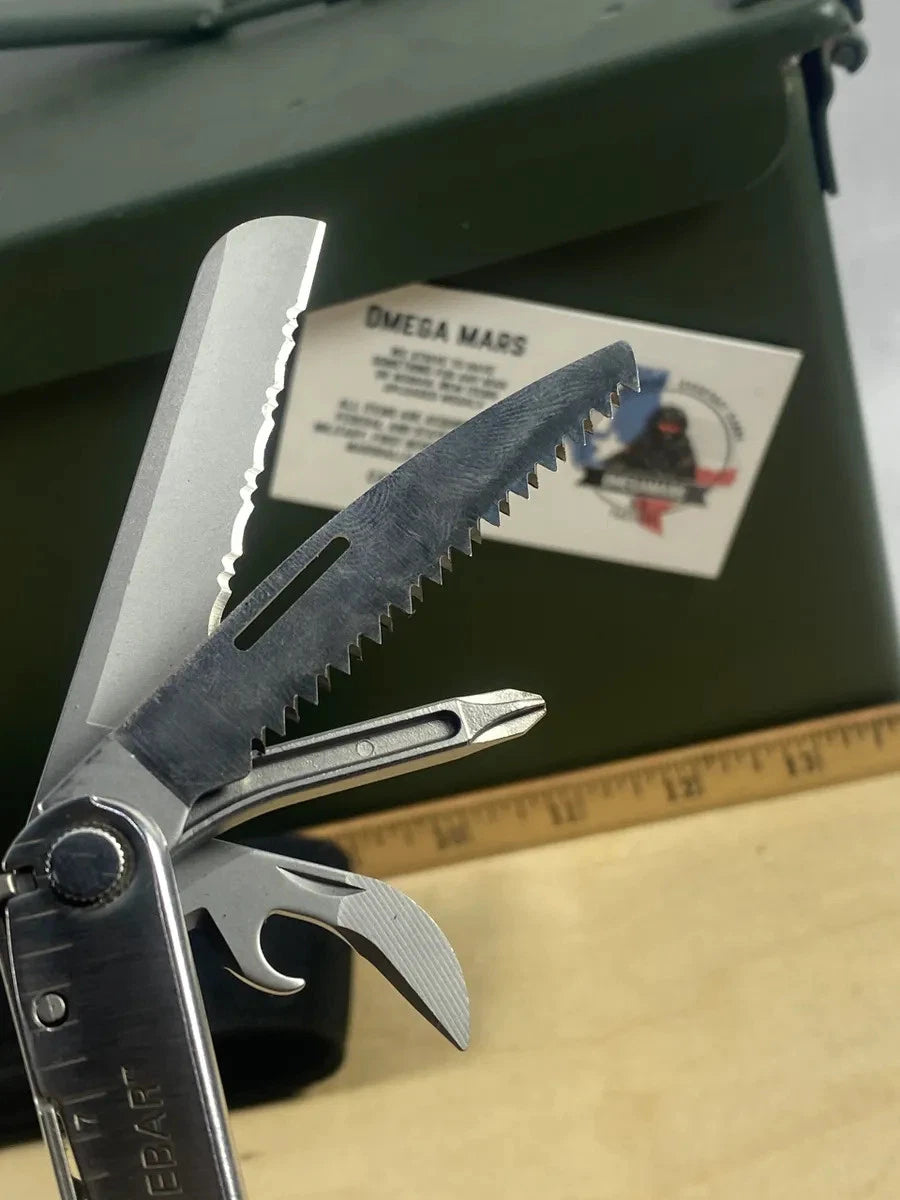 Leatherman Rebar #R4. Light usage. (MSRP $99.95 NEW)
