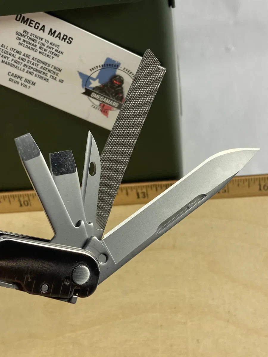 Leatherman Super Tool 300 LST#8. Looks/feel brand new. (MSRP$119.95 NEW)