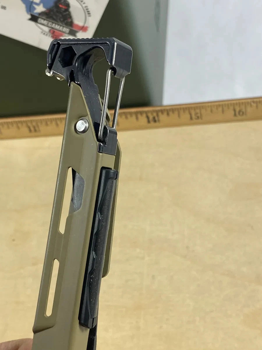 Leatherman Signal Coyote Tan #SG2. Looks/feel brand new (MSRP $149.95 NEW)