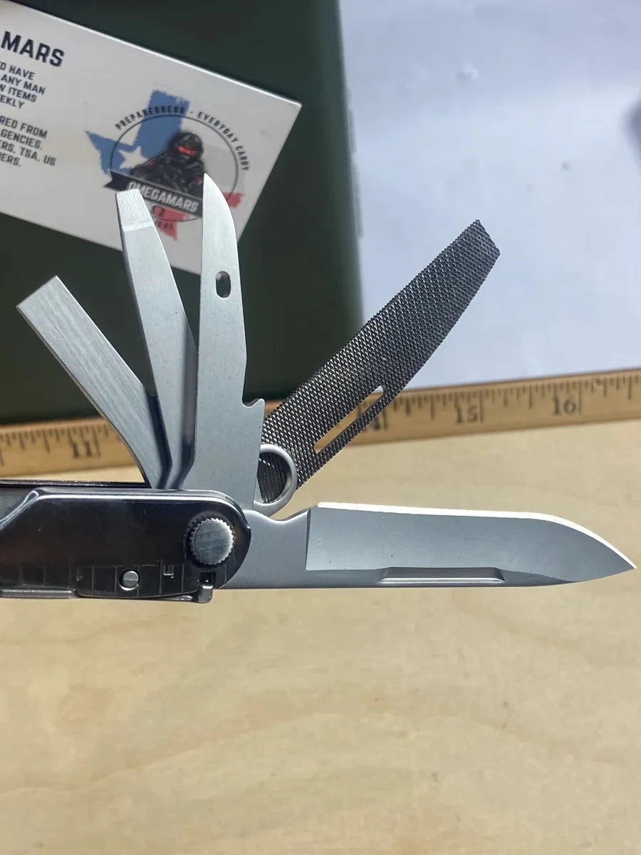 Leatherman Rebar #R1. Saw appears used, the rest looks/feels brand new.