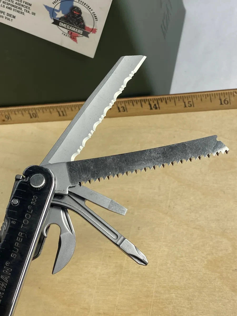 Leatherman Super Tool 300 LST#4. Looks/feel brand new. (MSRP$119.95 NEW)